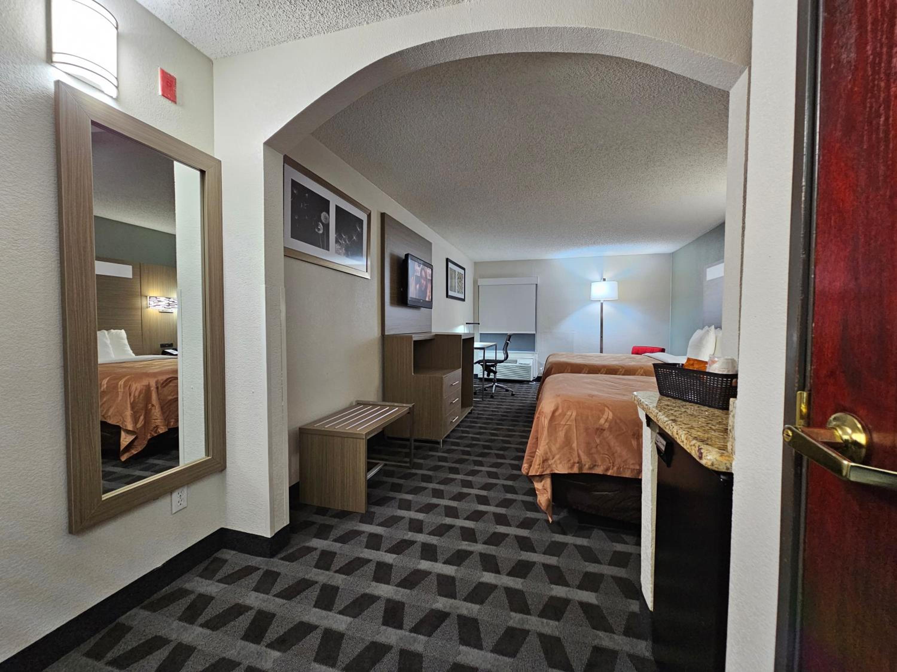 Double Room with Two Double Beds - Non-Smoking - Photo 7