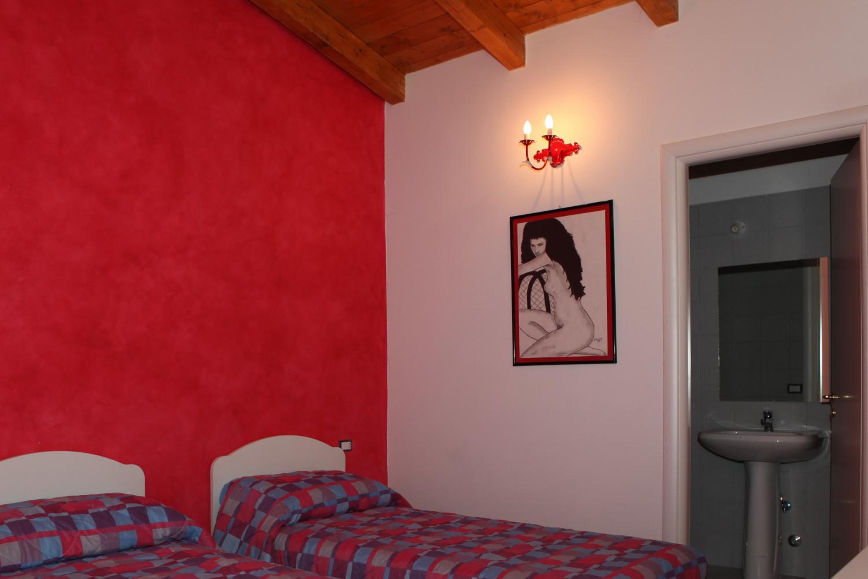 Double or Twin Room with Bathroom photo 2