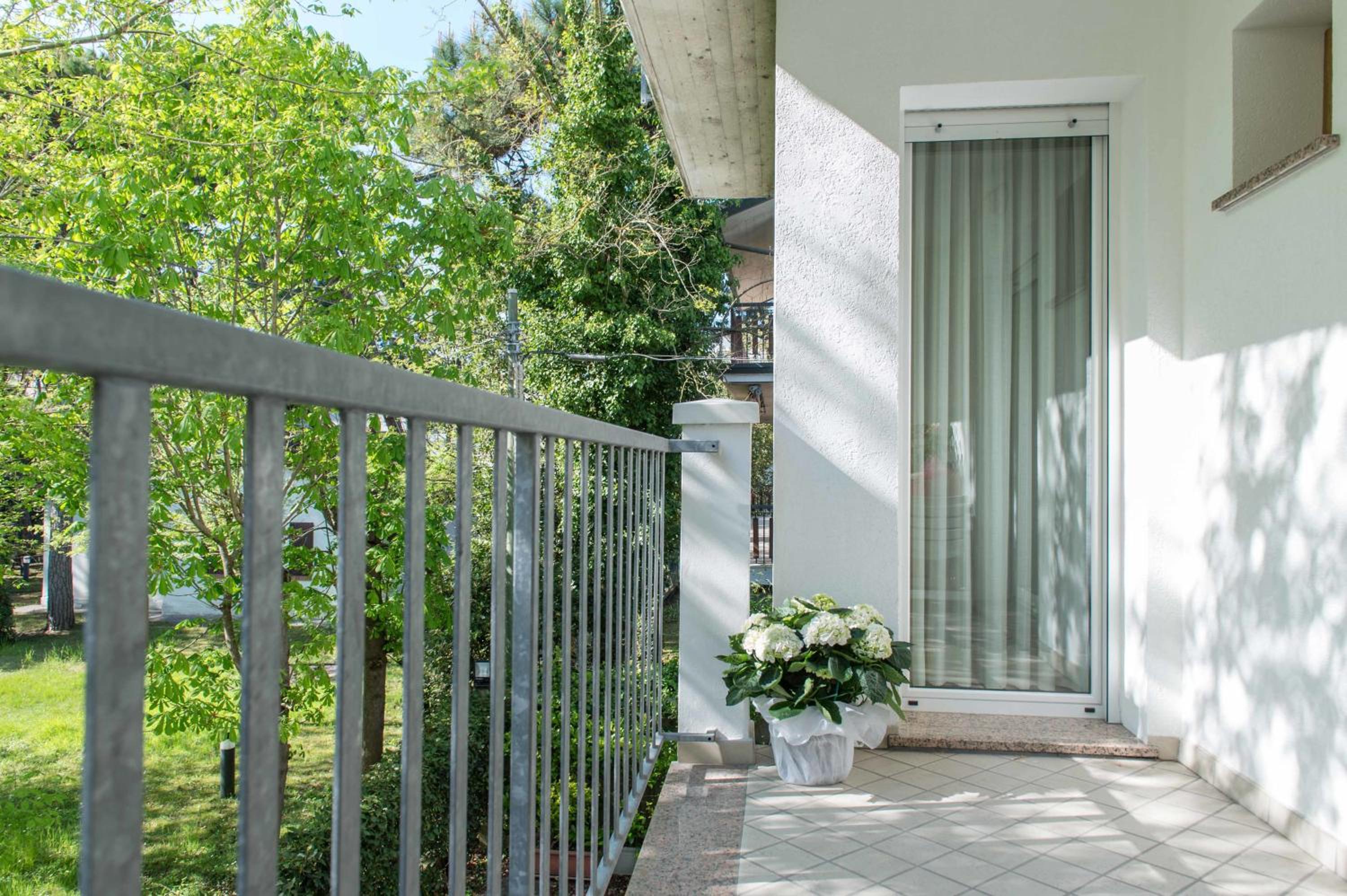 One-Bedroom Apartment  with Balcony photo 3