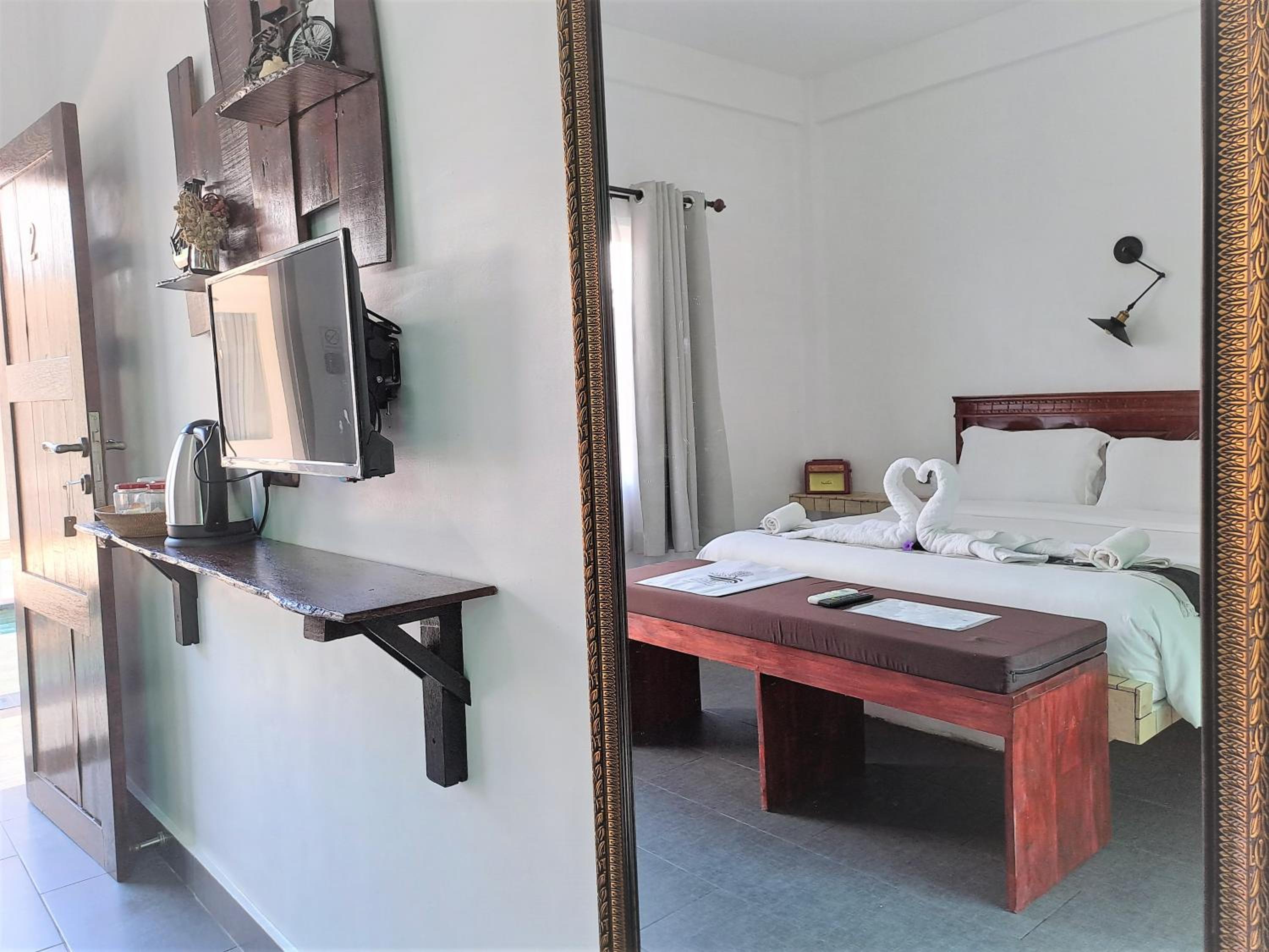 Boutique Room - Photo 23