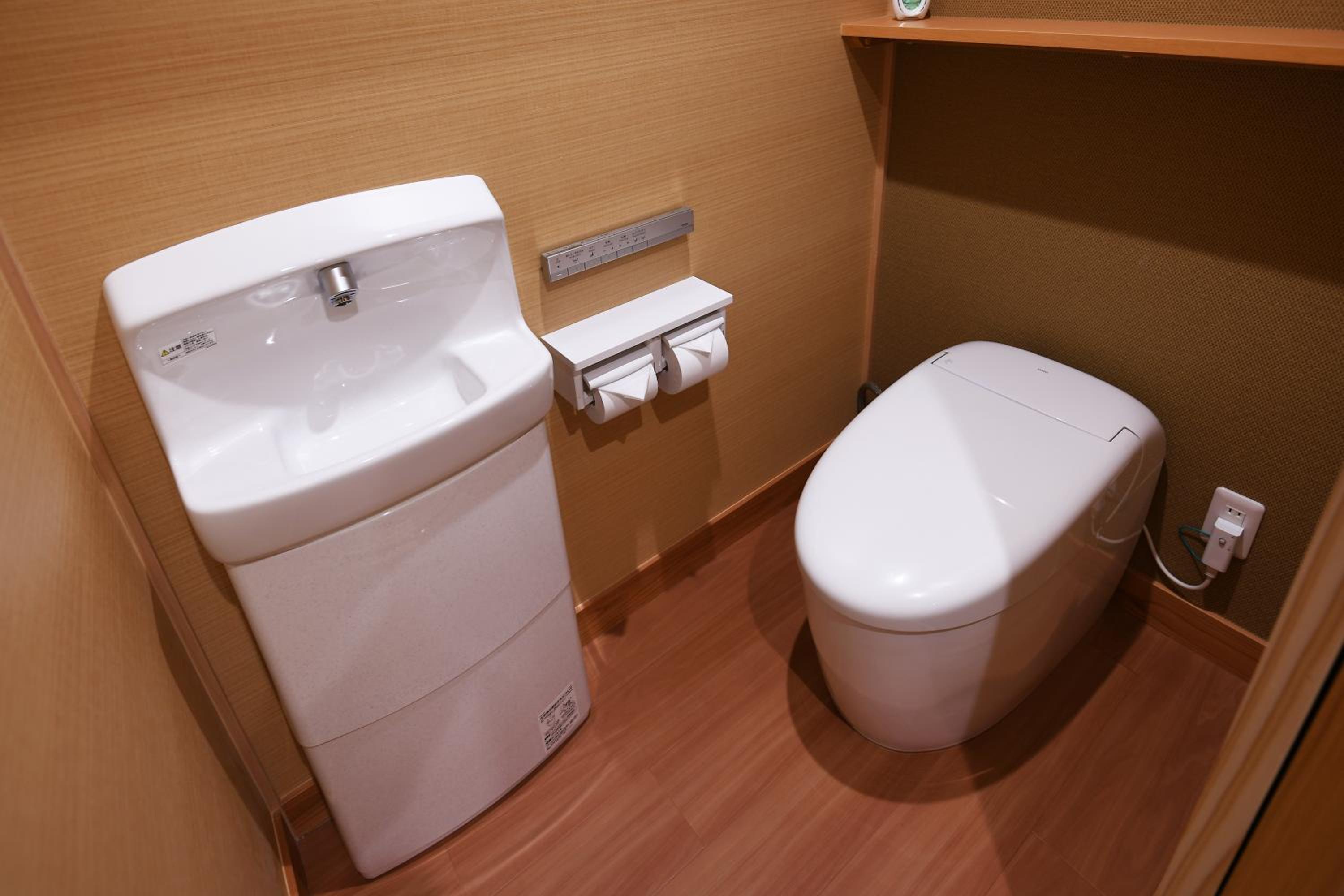 Twin Room with Shower - No view - Photo 5