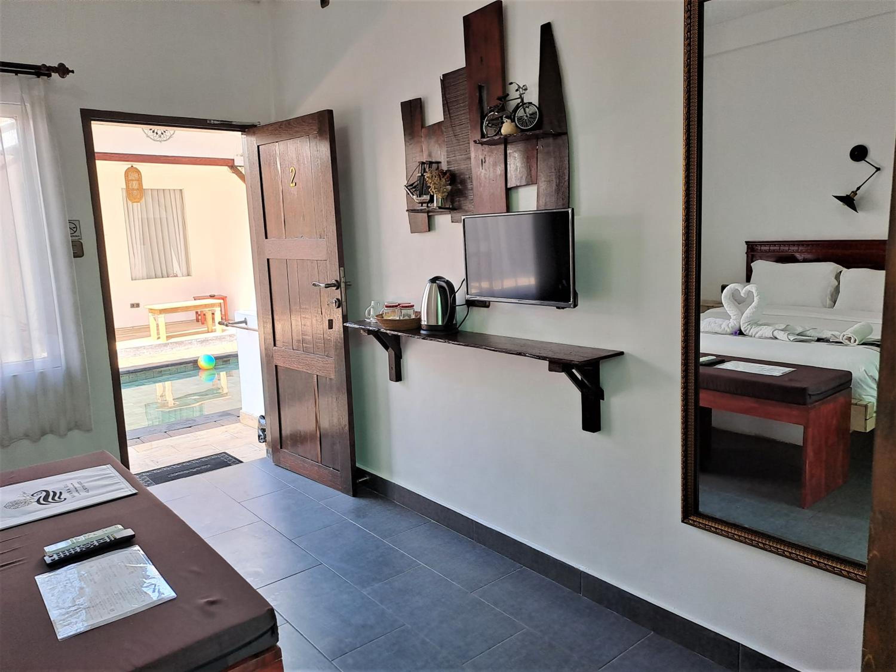Boutique Room - Photo 22