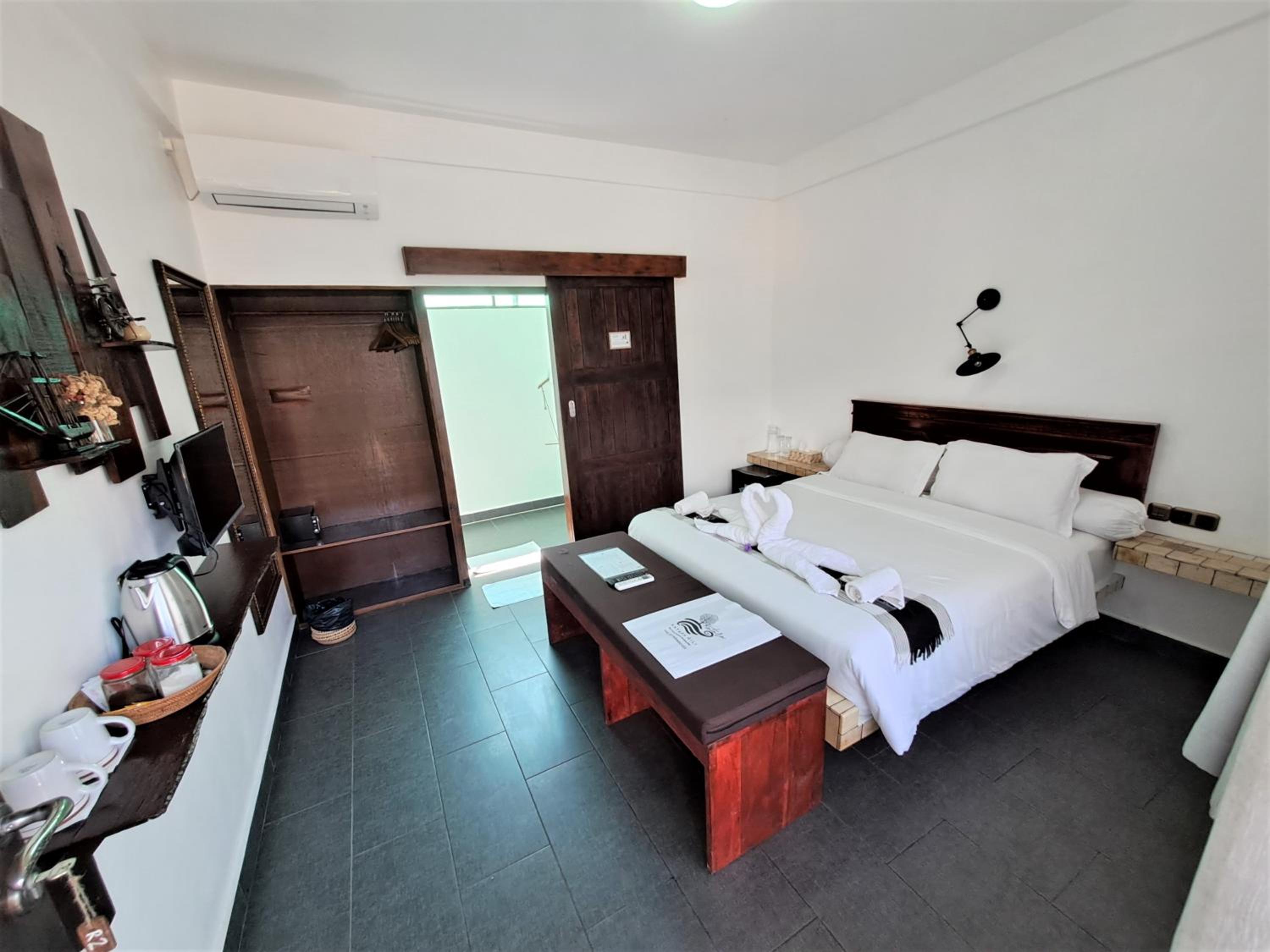 Boutique Room - Photo 26