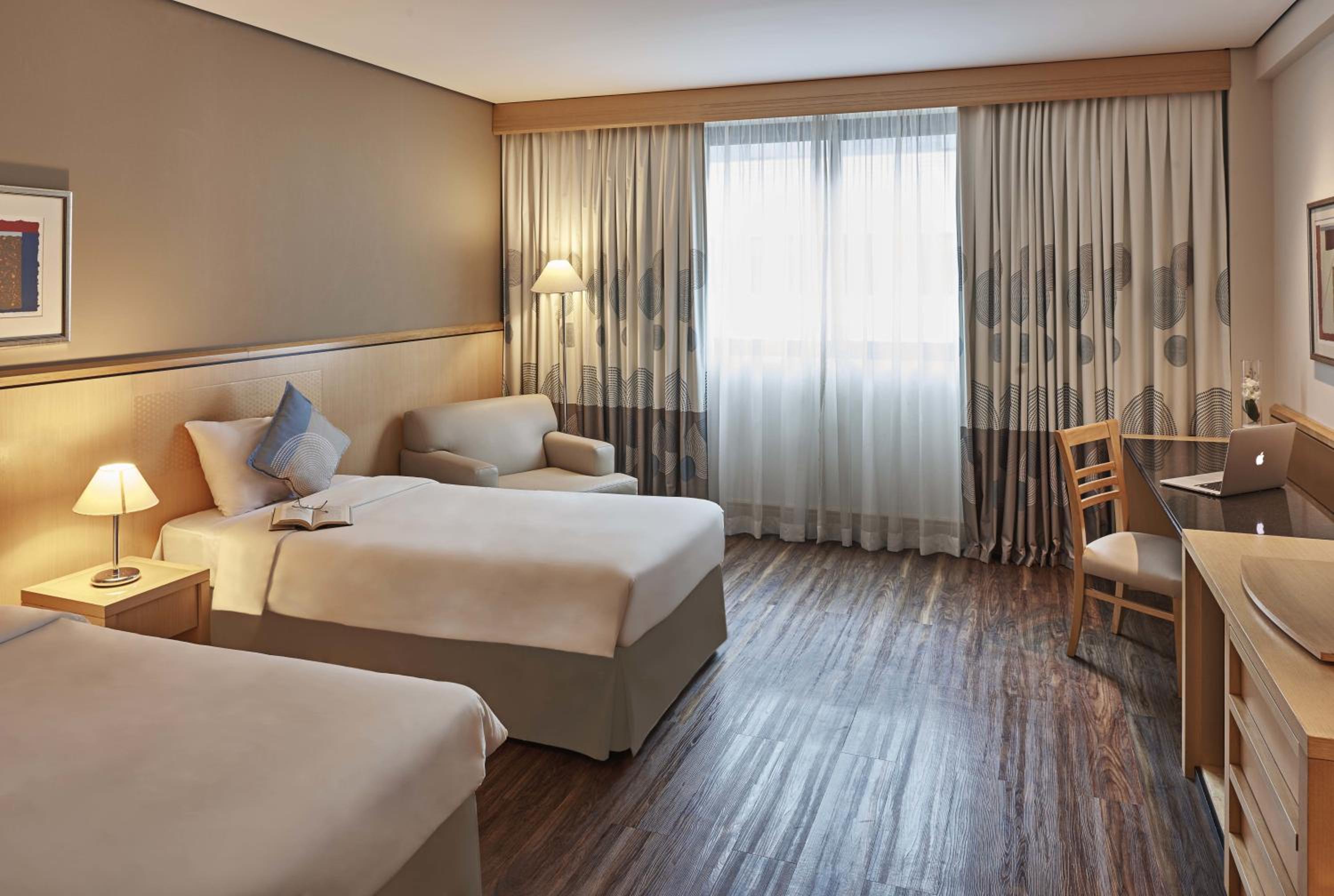 Standard Twin Room - Photo 6
