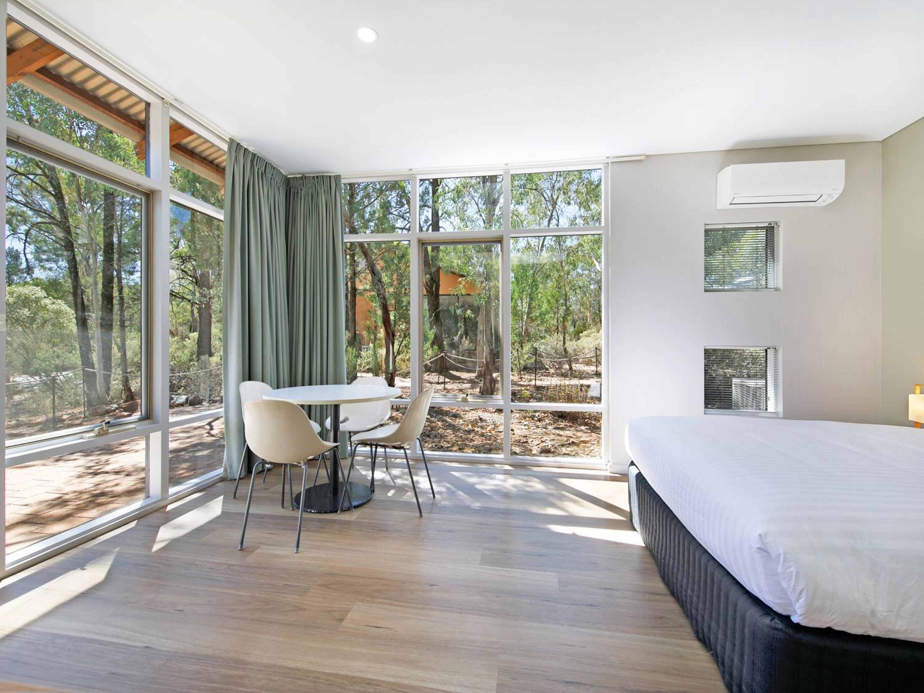 Heysen Deluxe Double or Twin Room - Photo 5