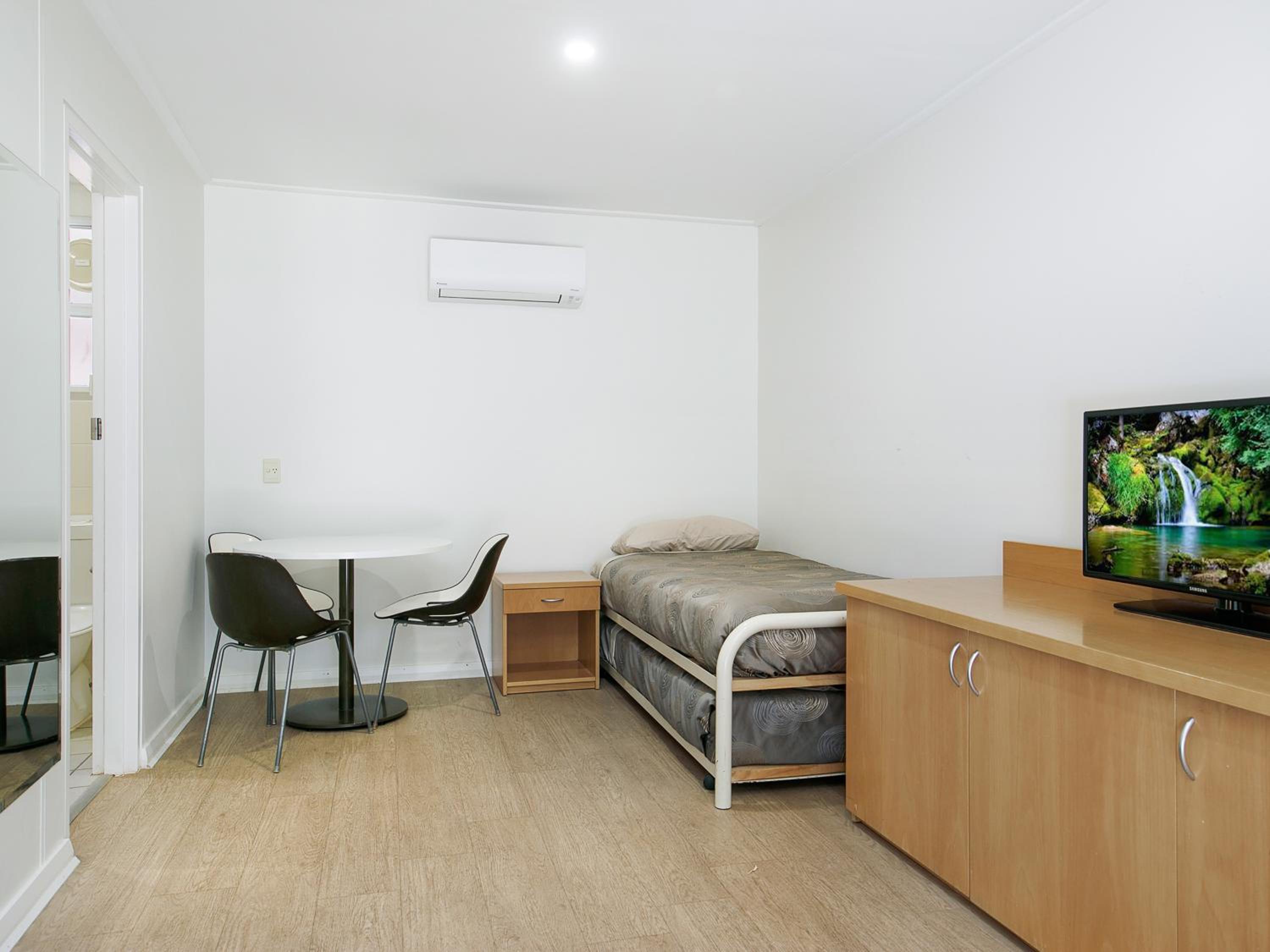 Aroona Standard Double or Twin Room - Photo 5