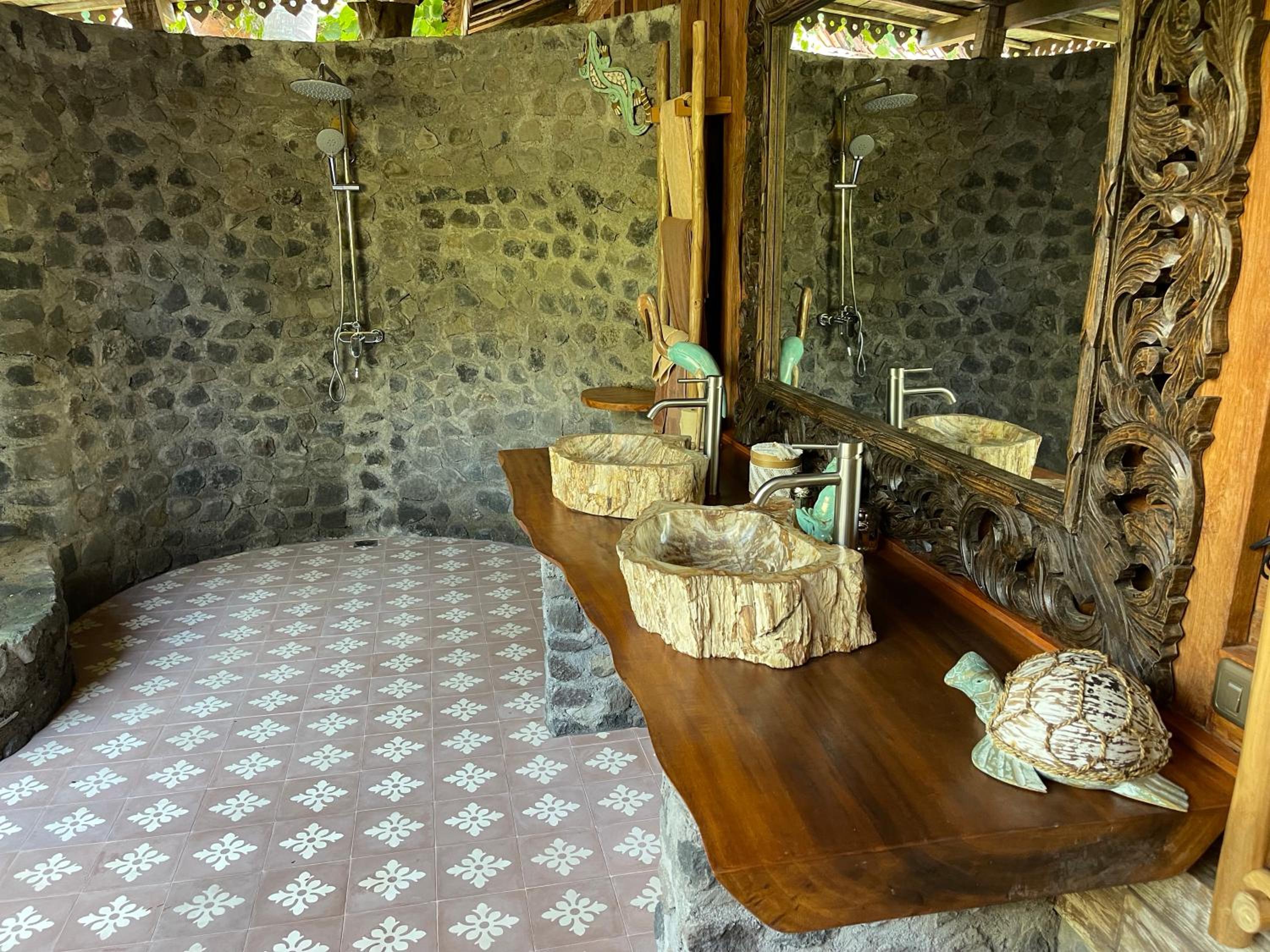 Bungalow - Water Front  - Photo 3