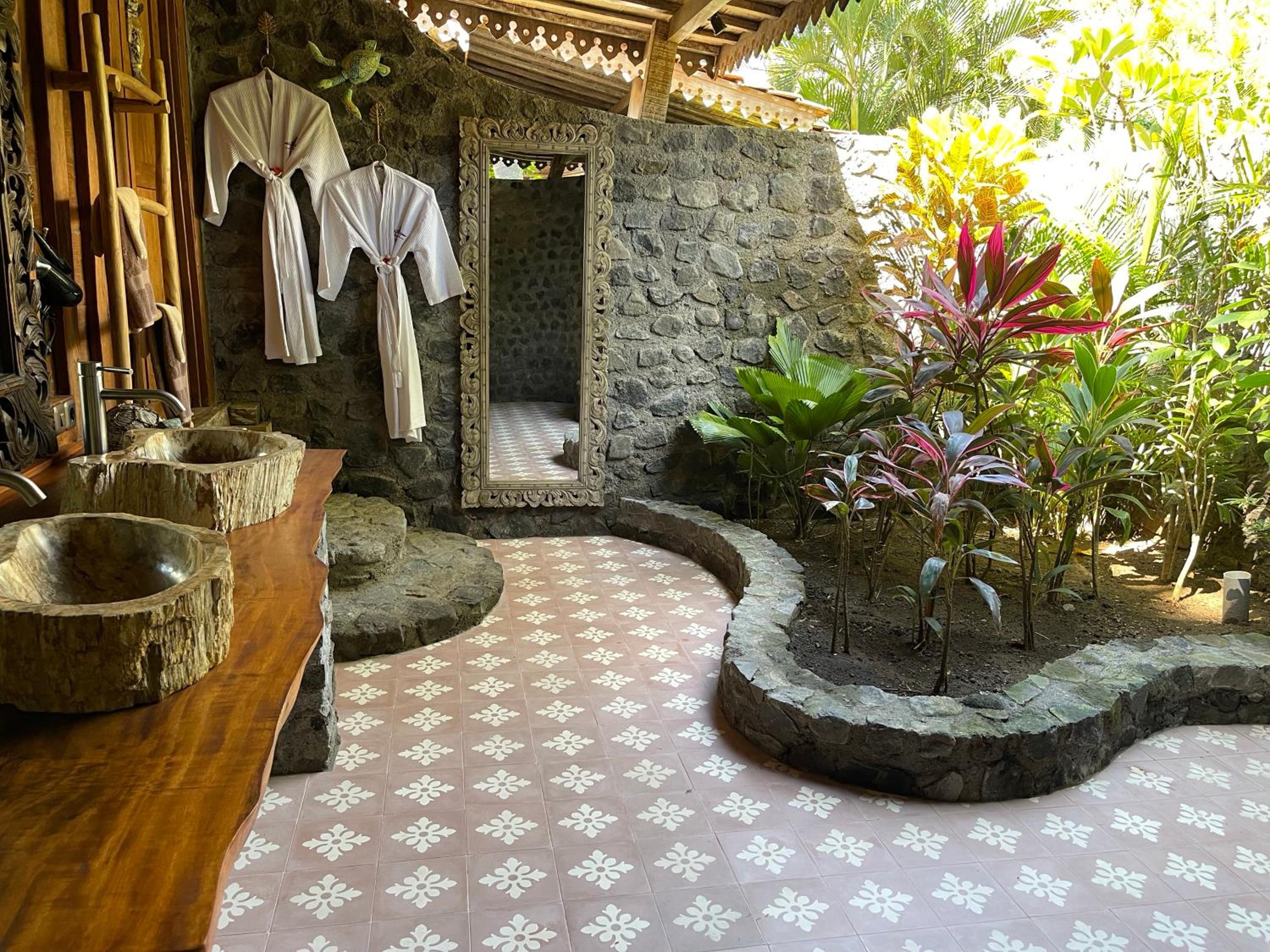 Bungalow - Water Front  - Photo 23
