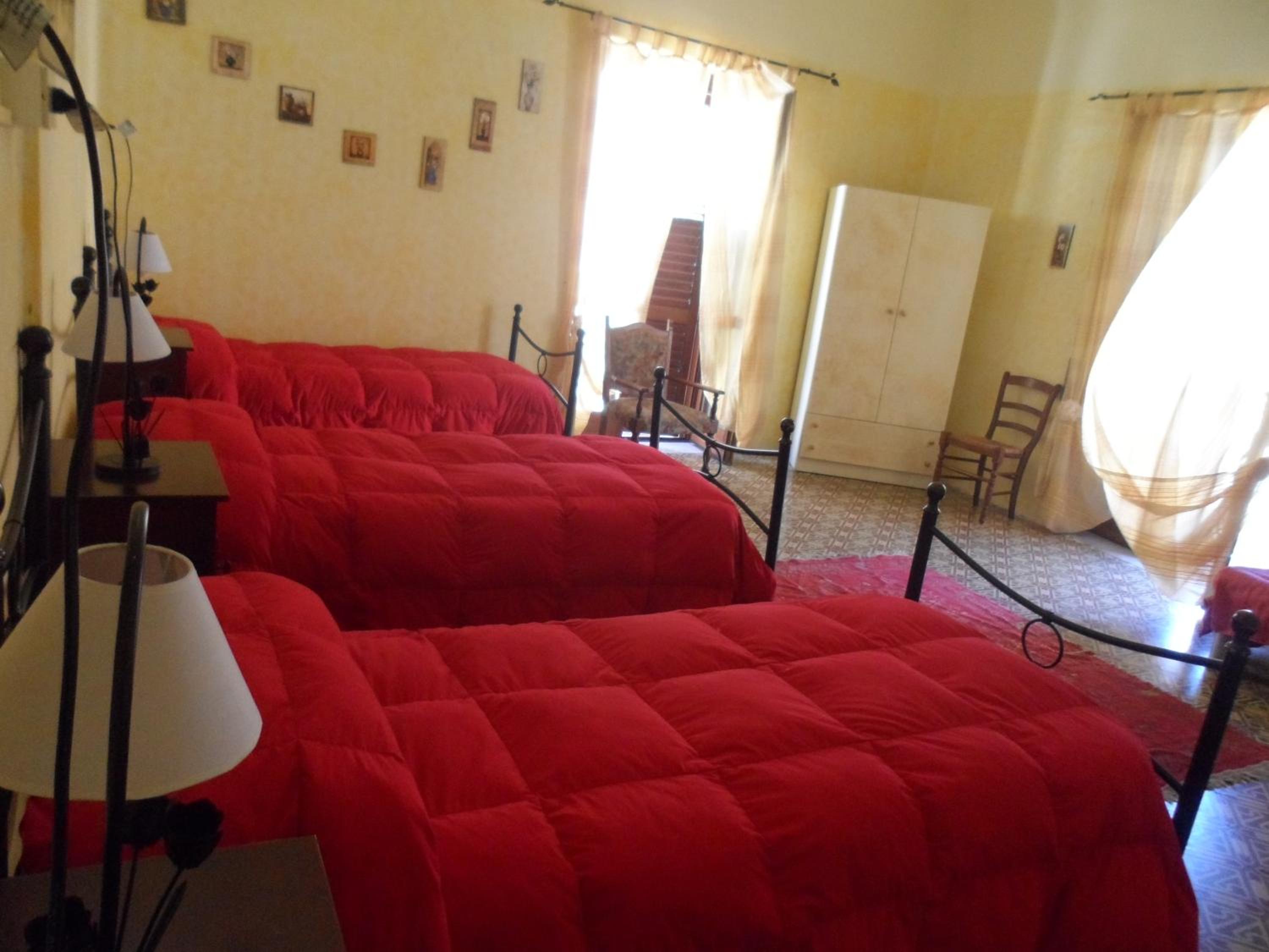 Triple Room with Shared Bathroom photo 3