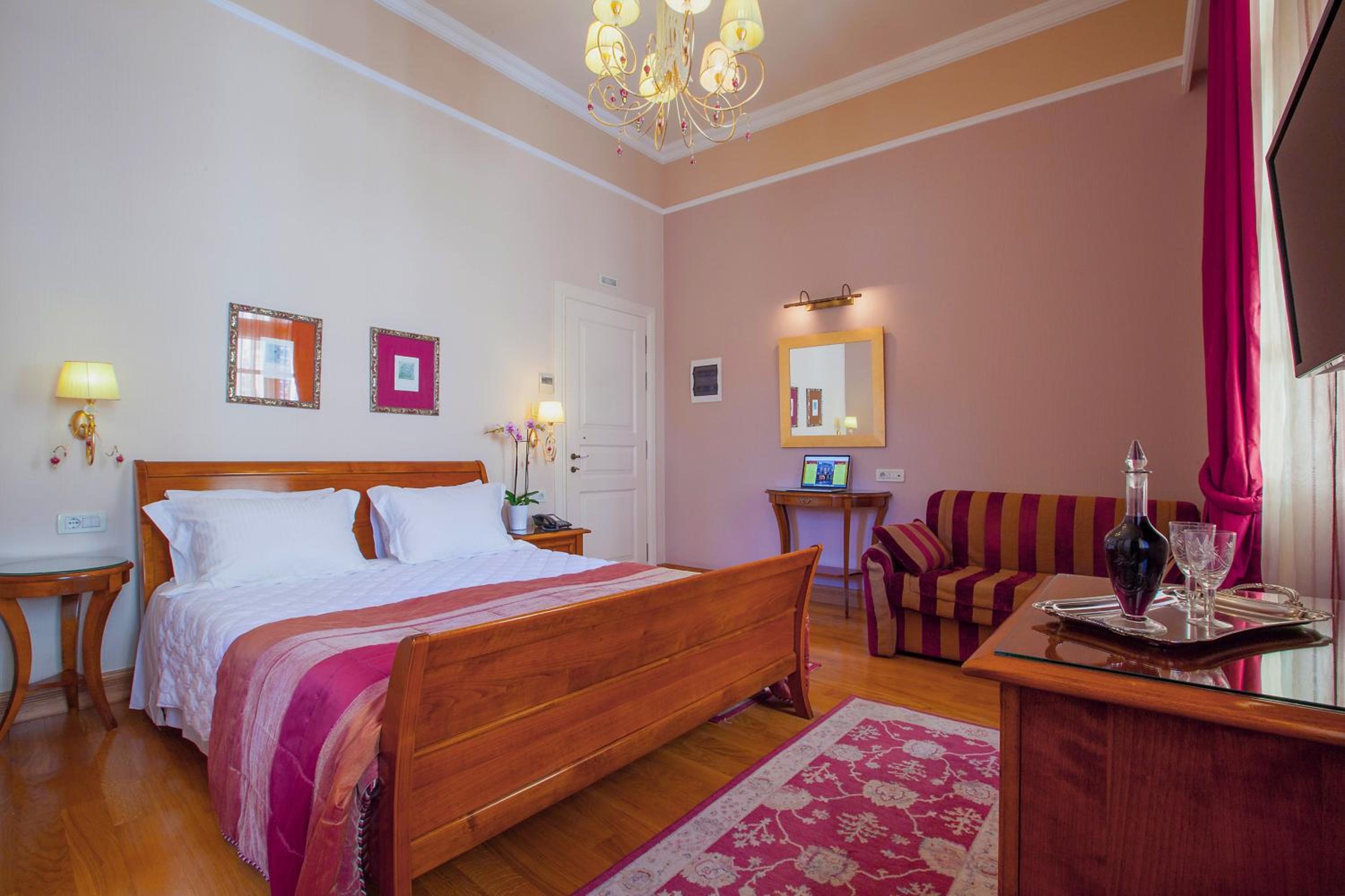 Superior Double Room with Balcony photo 2