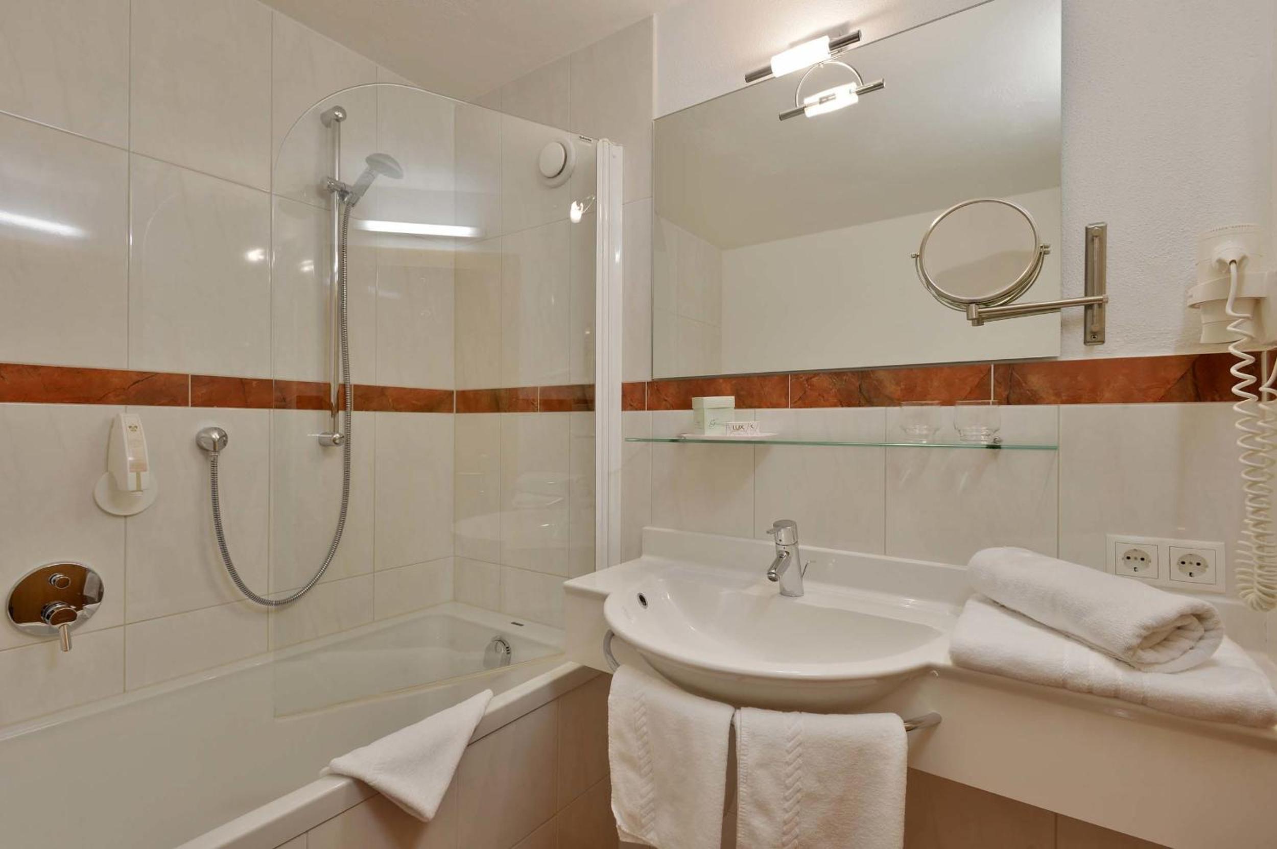 Deluxe Double Room - Photo 7