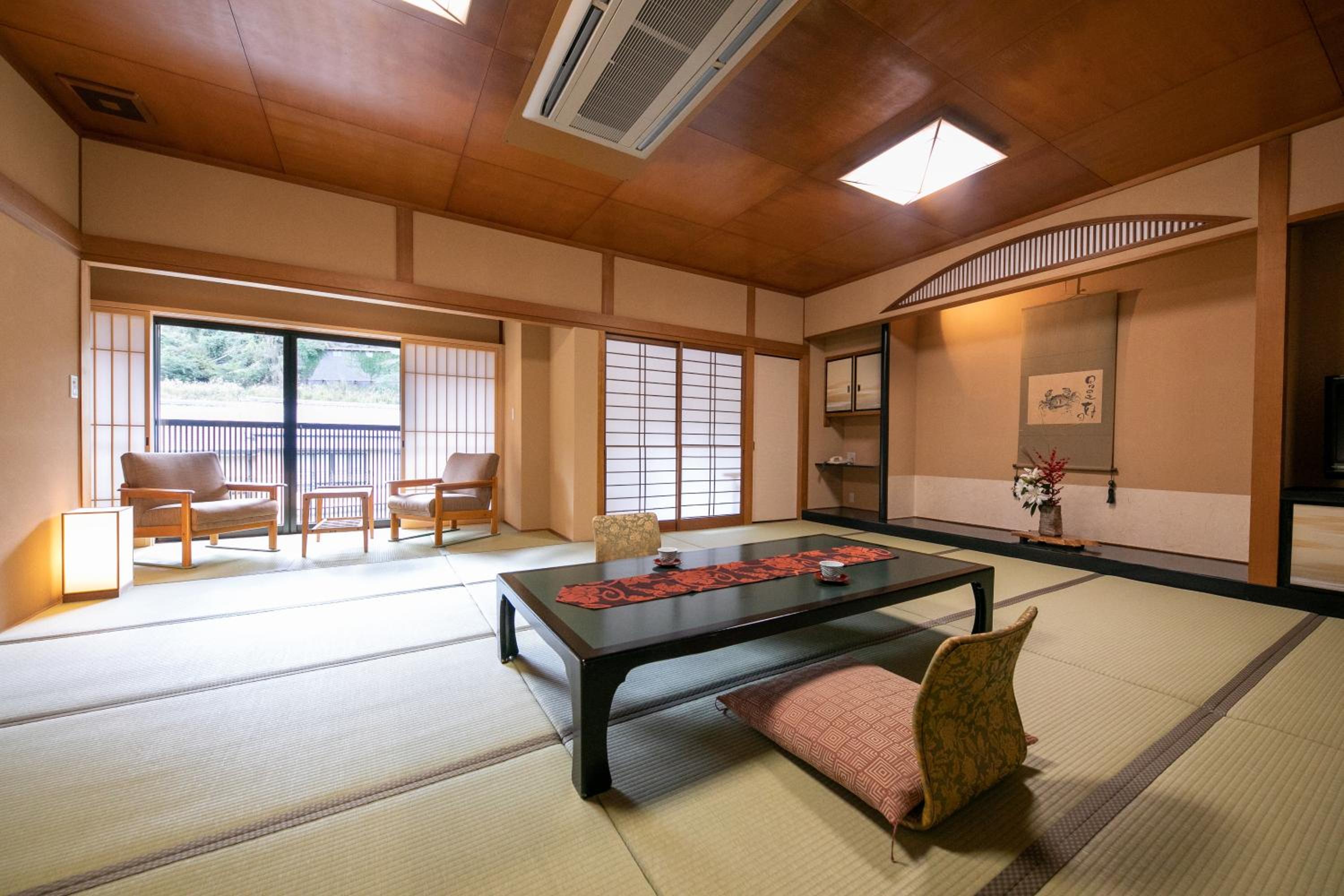 Japanese-Style Twin Room (Sazanka) photo 2