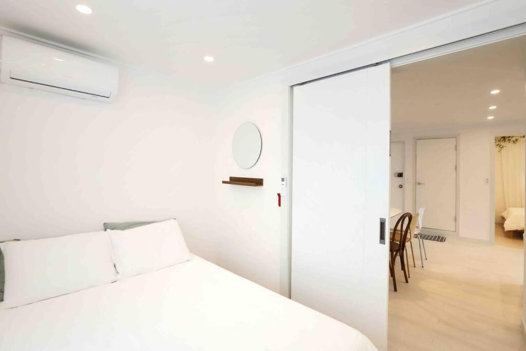 Three-Bedroom Apartment - Photo 15
