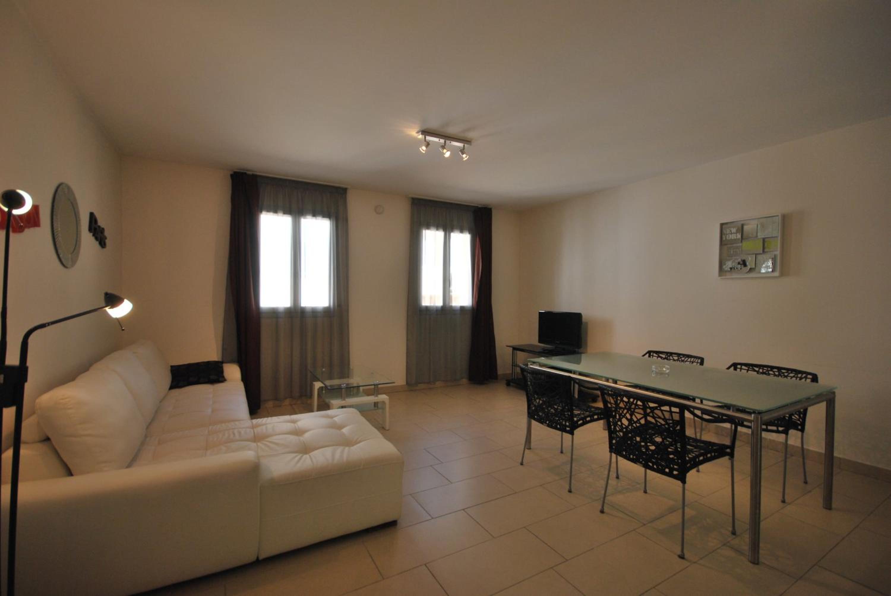 Standard One-Bedroom Apartment with Terrace (4 Adults)
