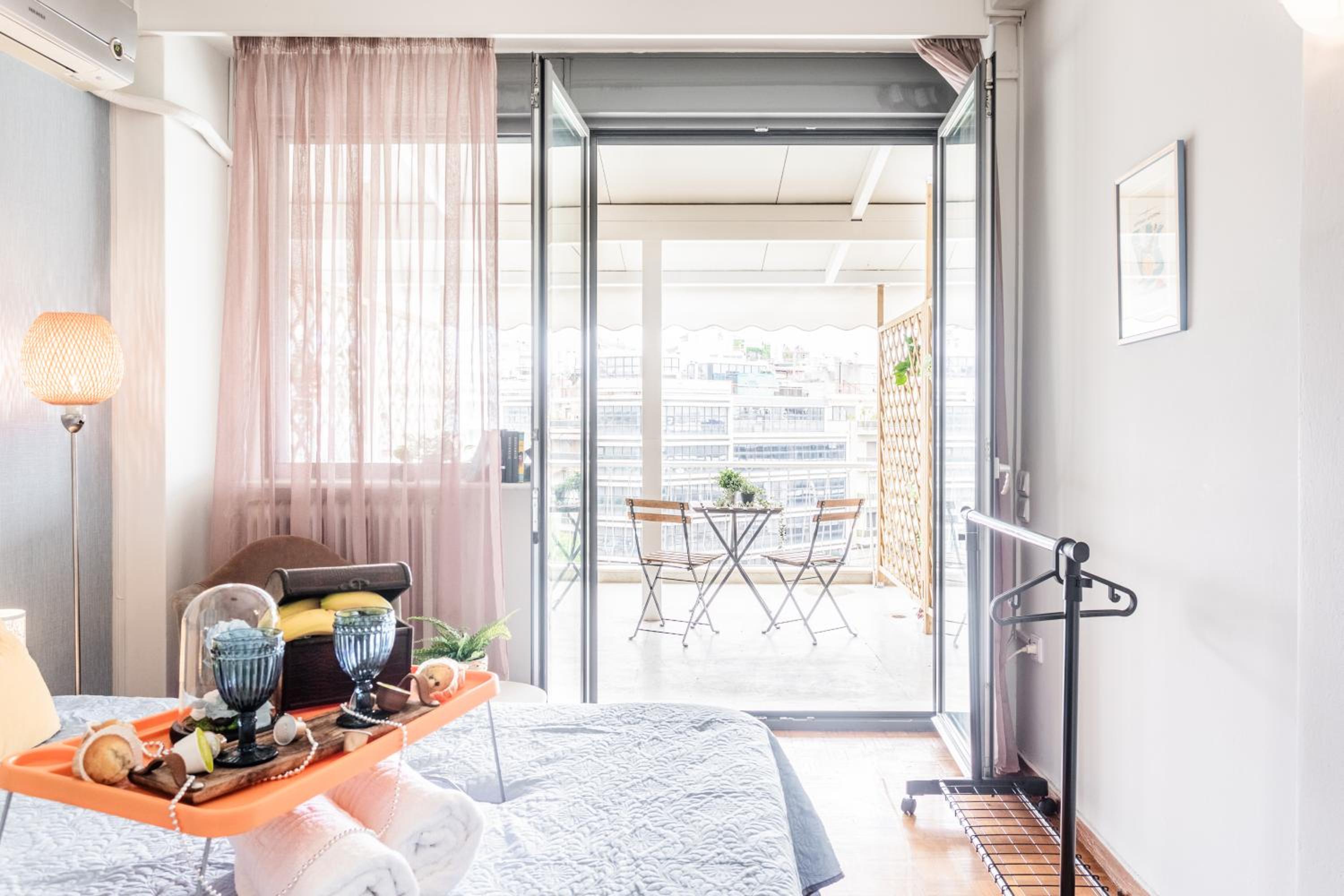 Double Room with City View & External Private Bathroom