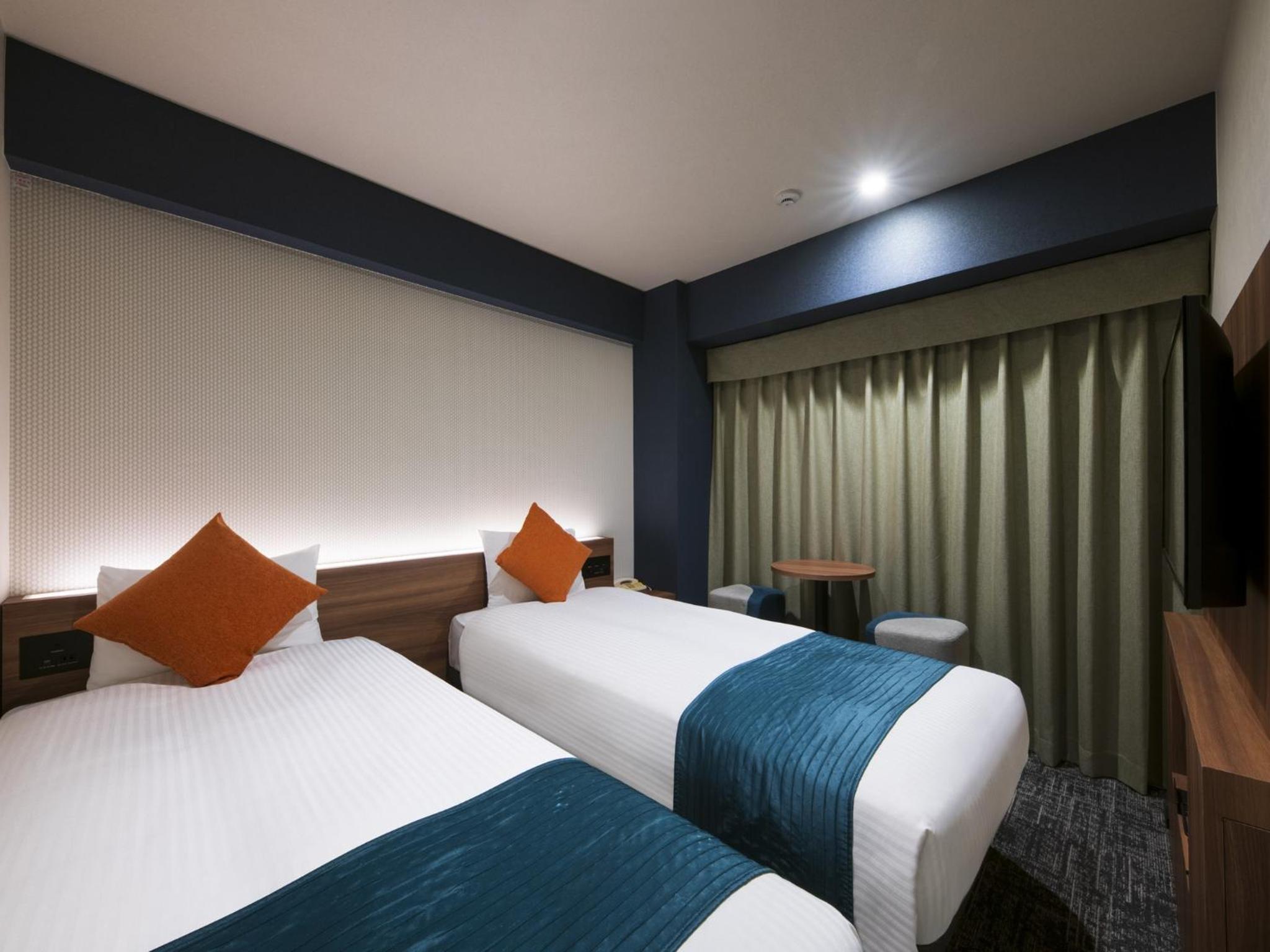 Twin Room - Non-Smoking photo 1
