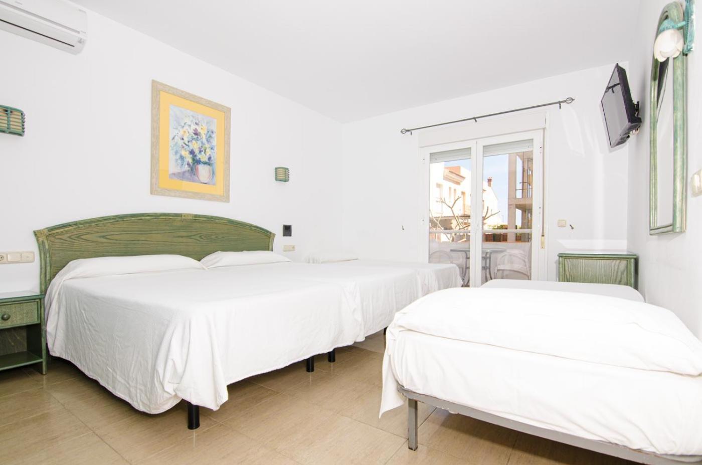 Quadruple Room - Photo 19
