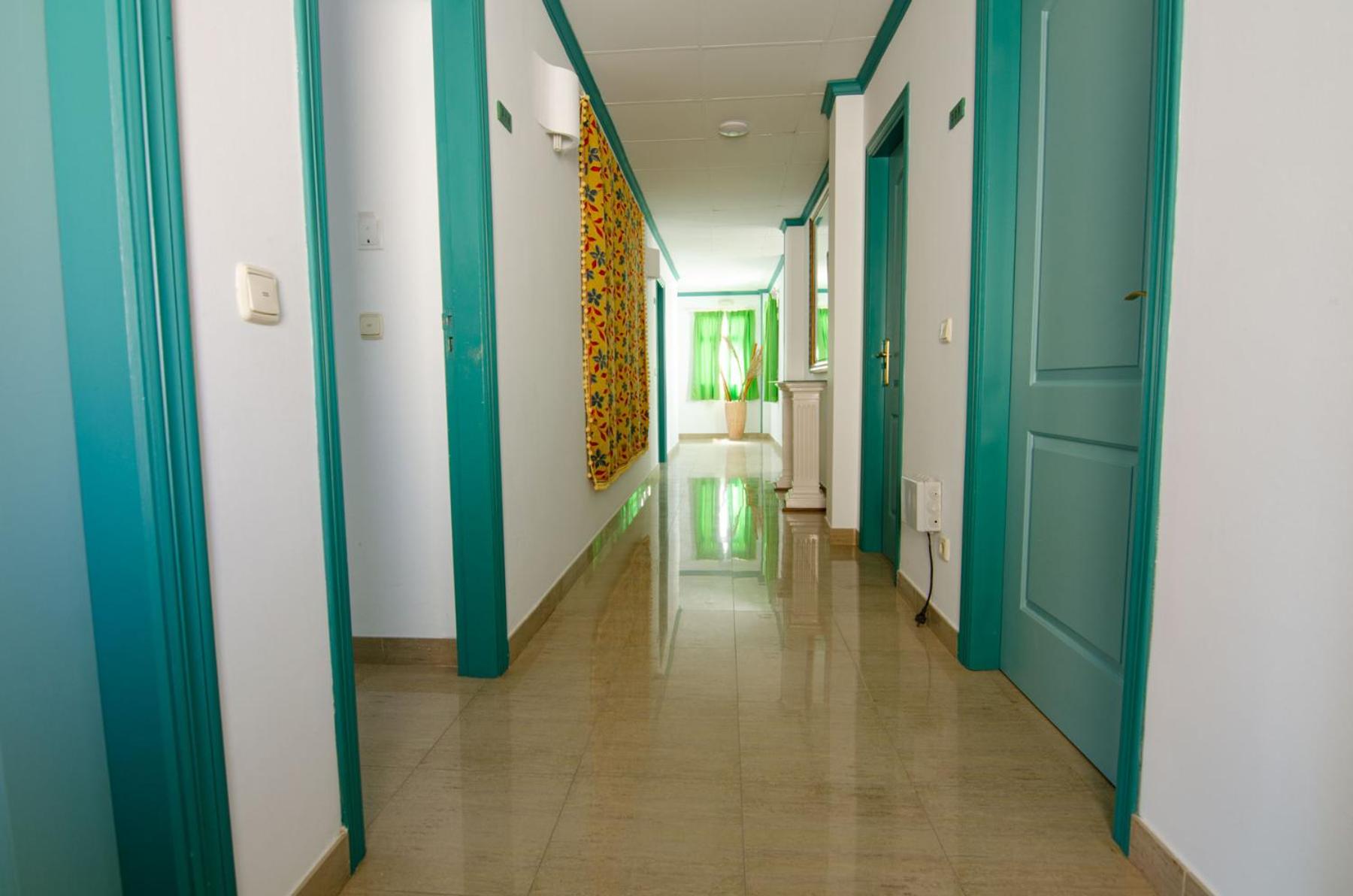 Superior Twin Room - Photo 11