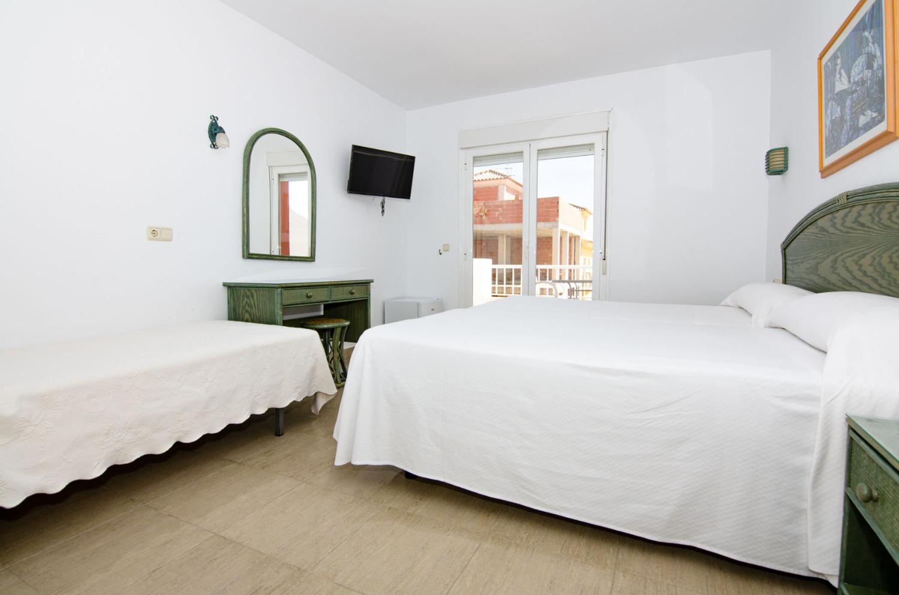 Triple Room - Photo 5