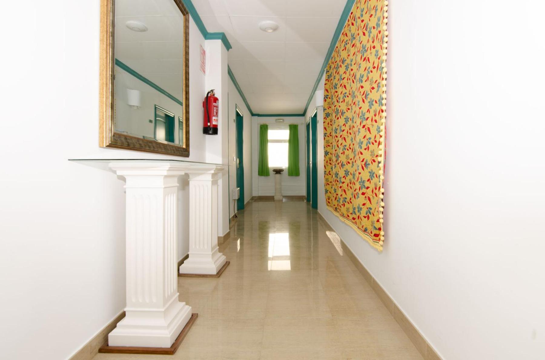 Superior Twin Room - Photo 9