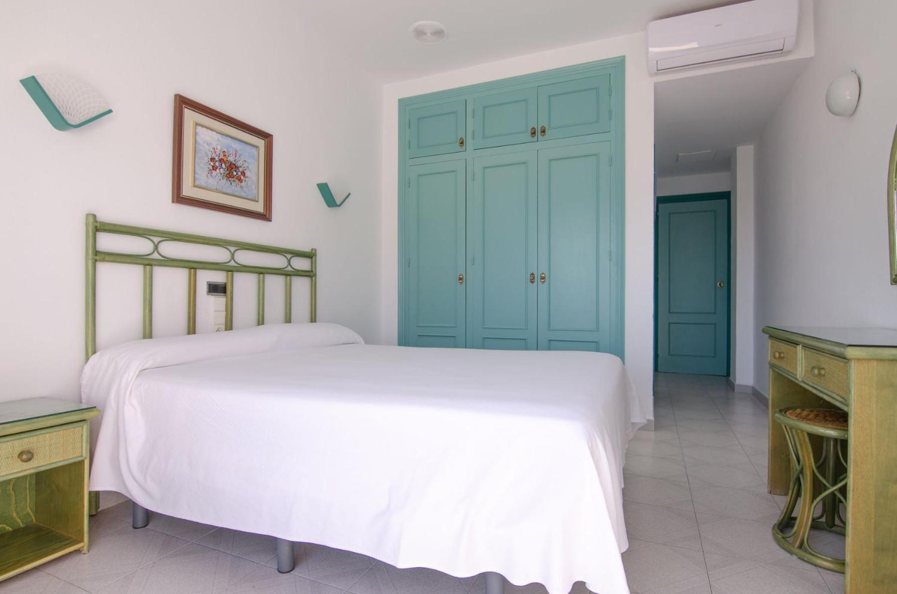 Twin Room - Photo 2