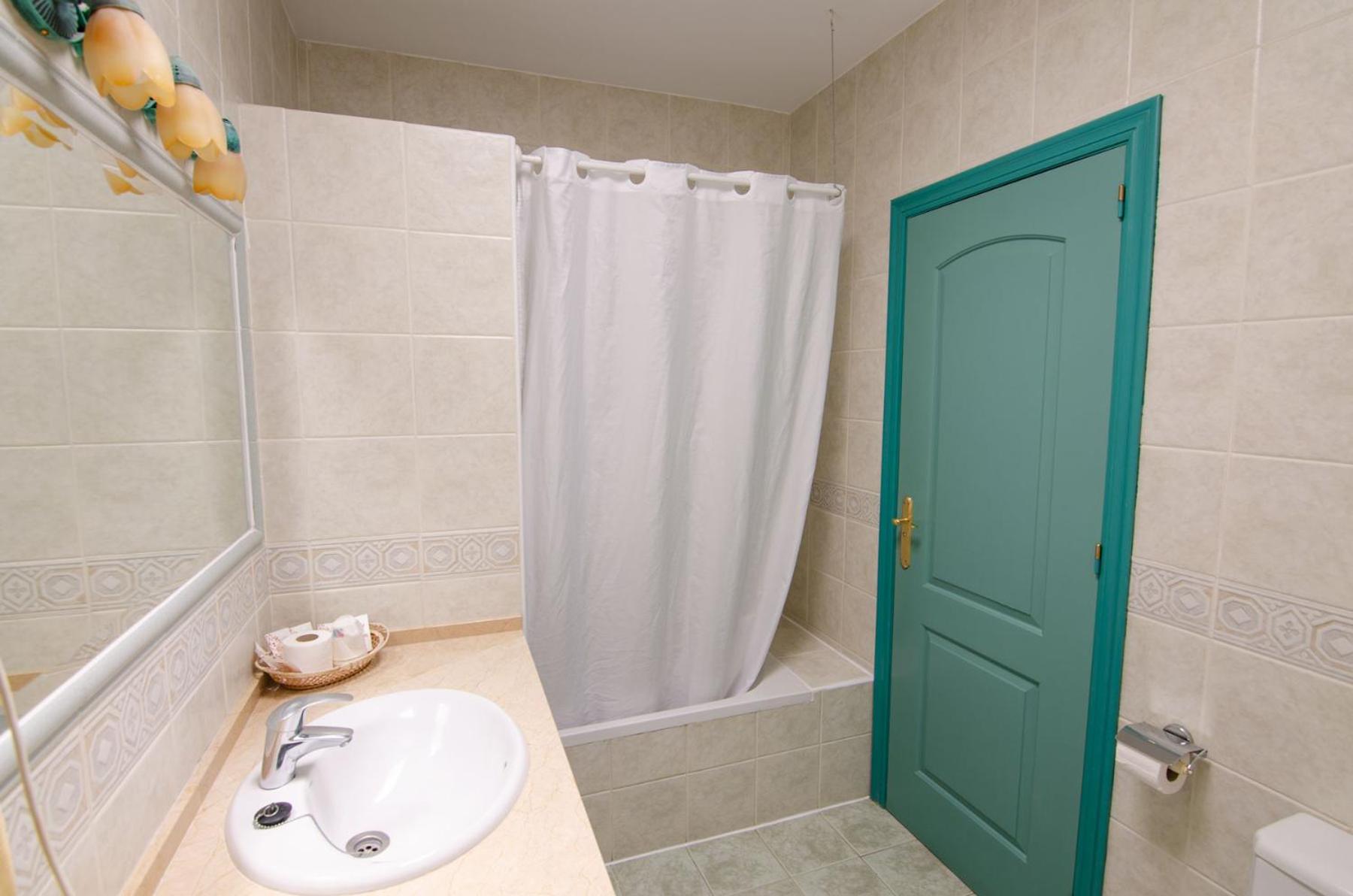 Superior Twin Room - Photo 14