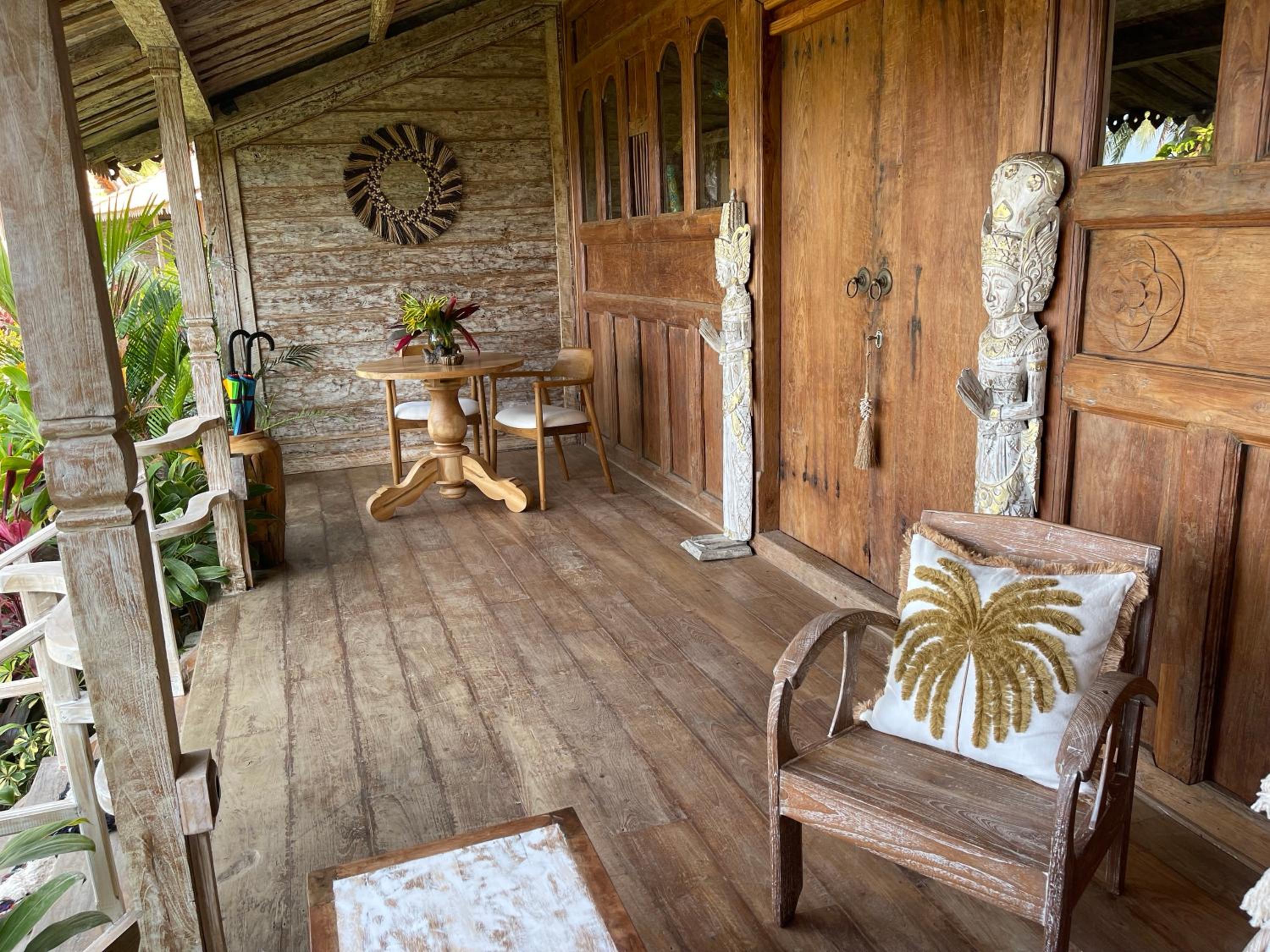 Bungalow - Water Front  - Photo 19