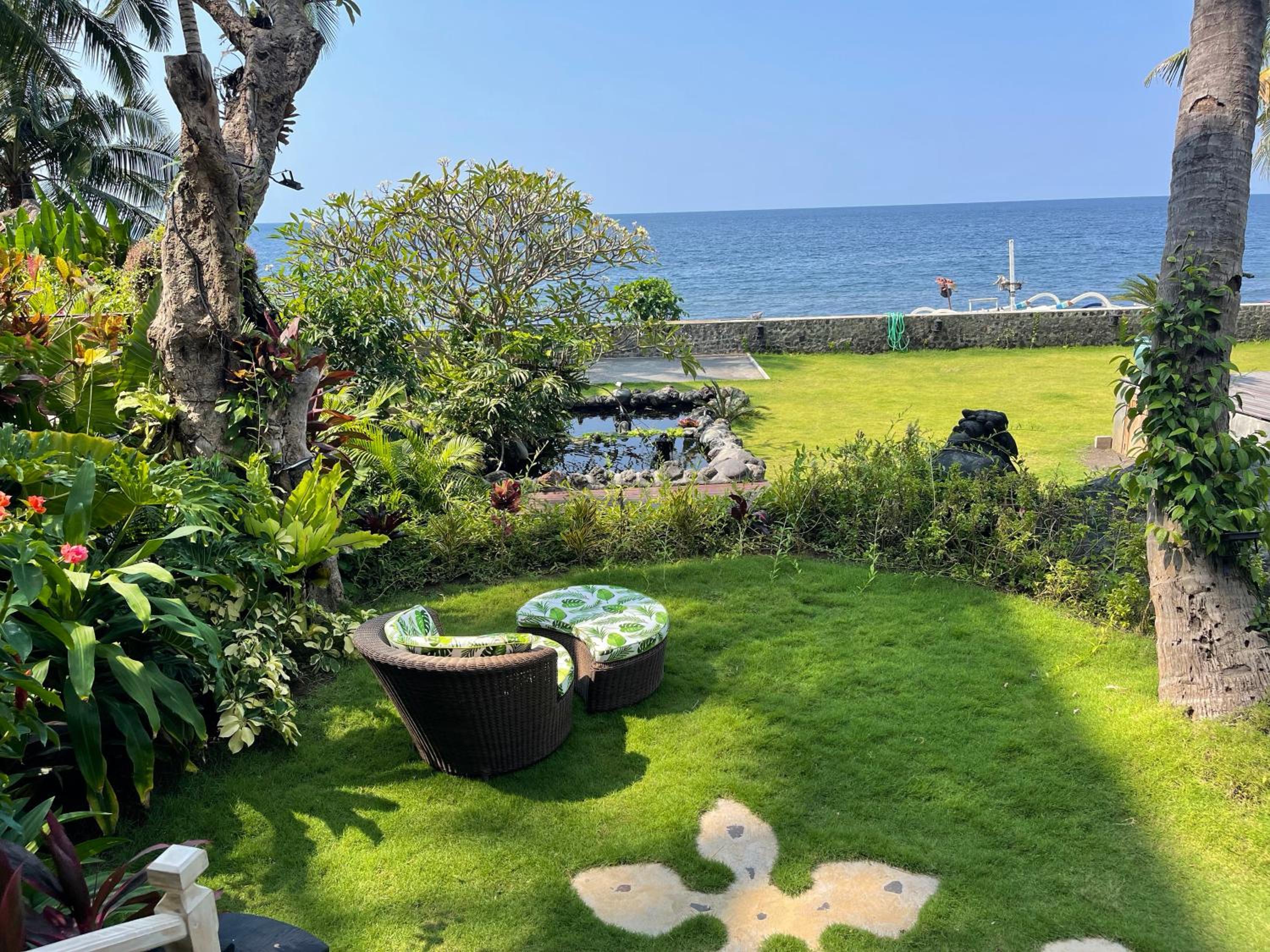 Bungalow - Water Front  - Photo 10