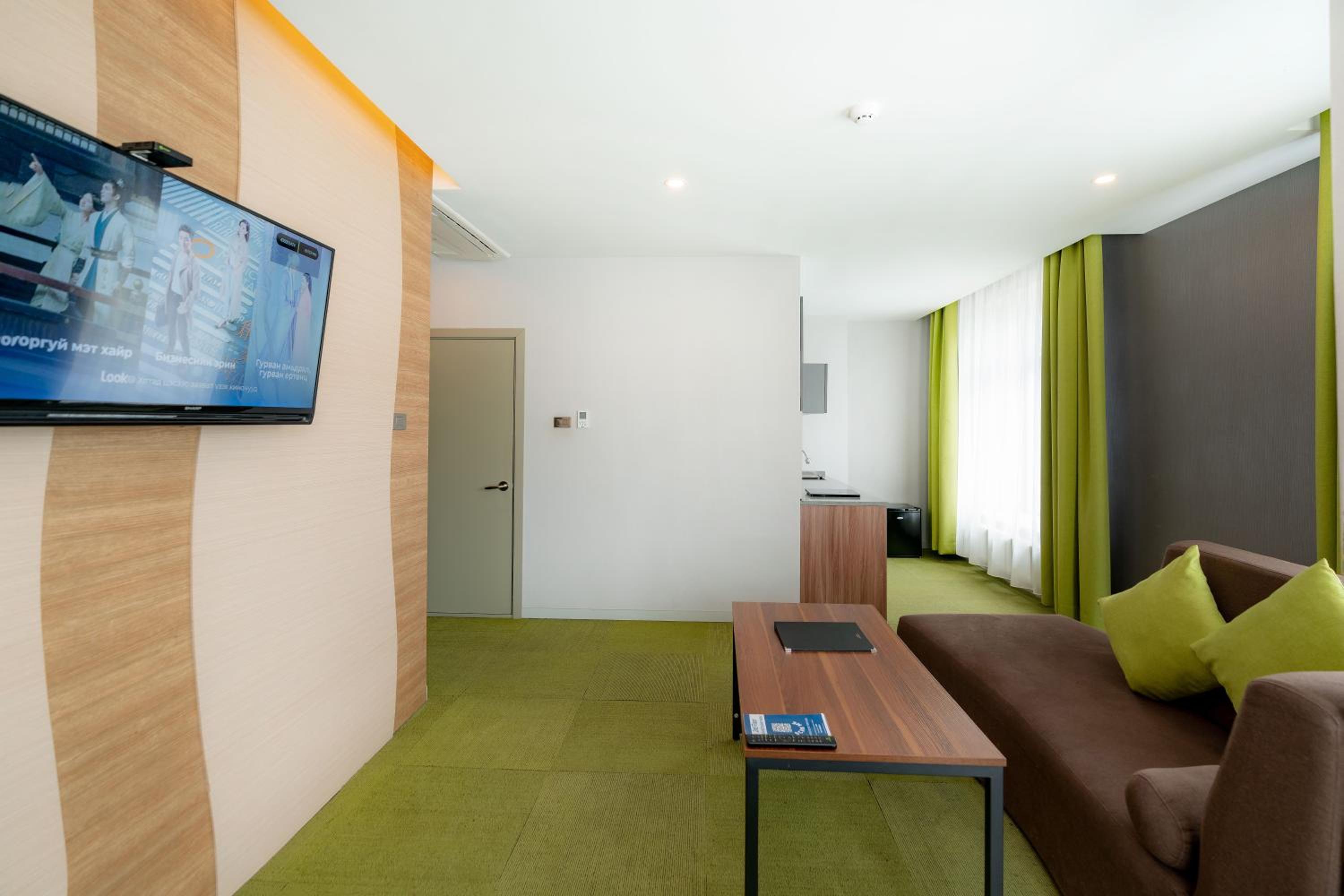 Family Room - Photo 1