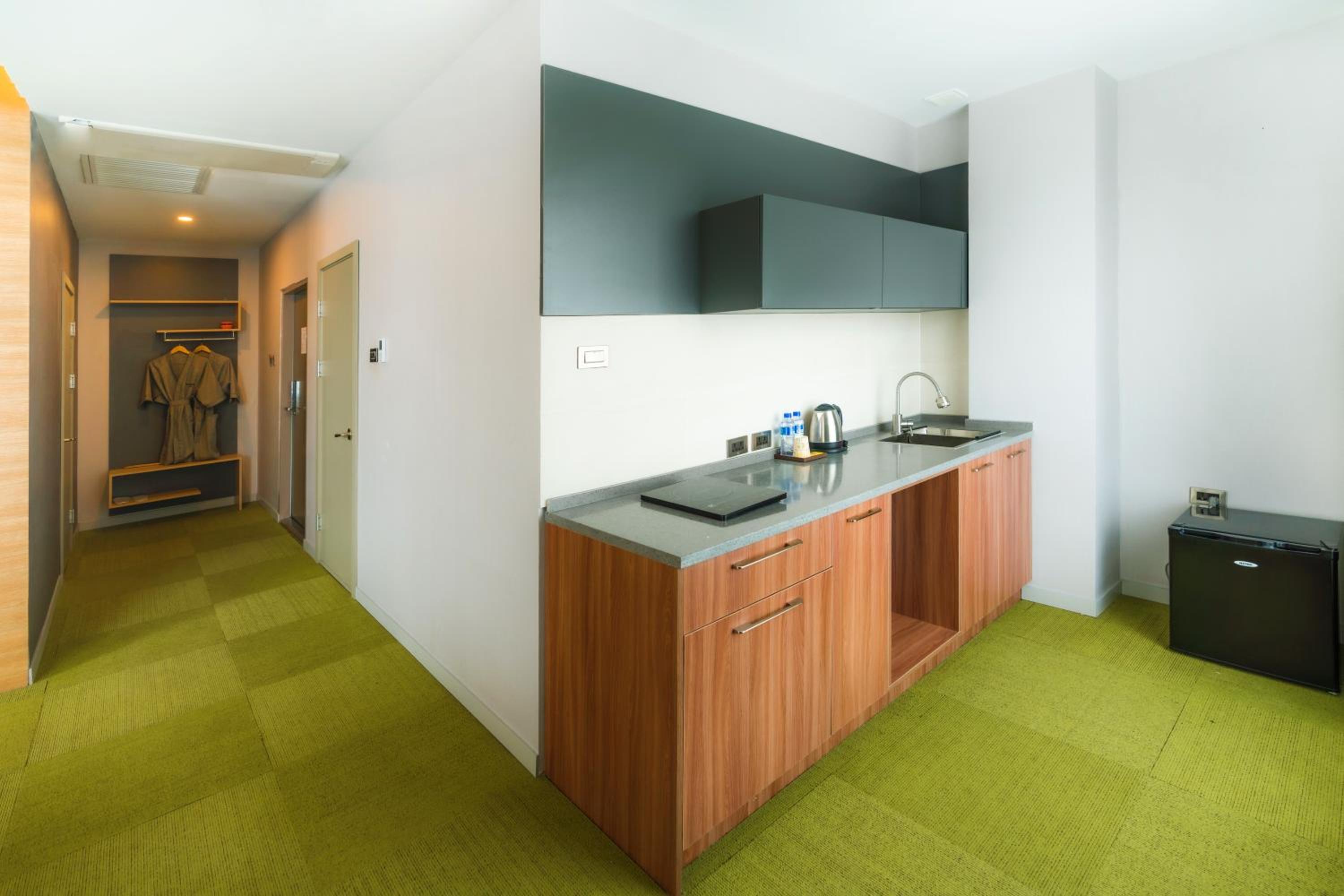 Family Room - Photo 5