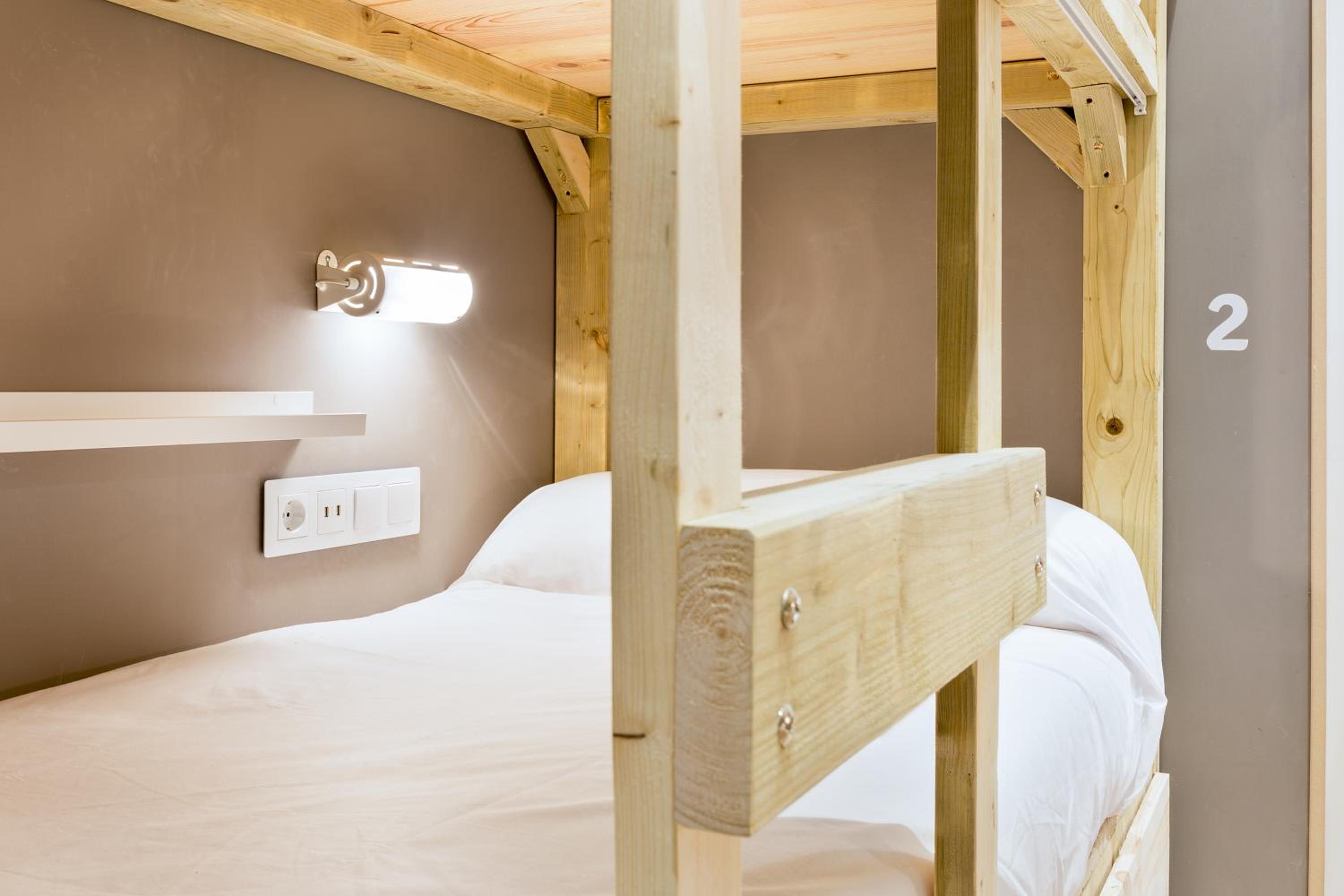 Habitación Cuádruple Estándar Privada con Baño Privado