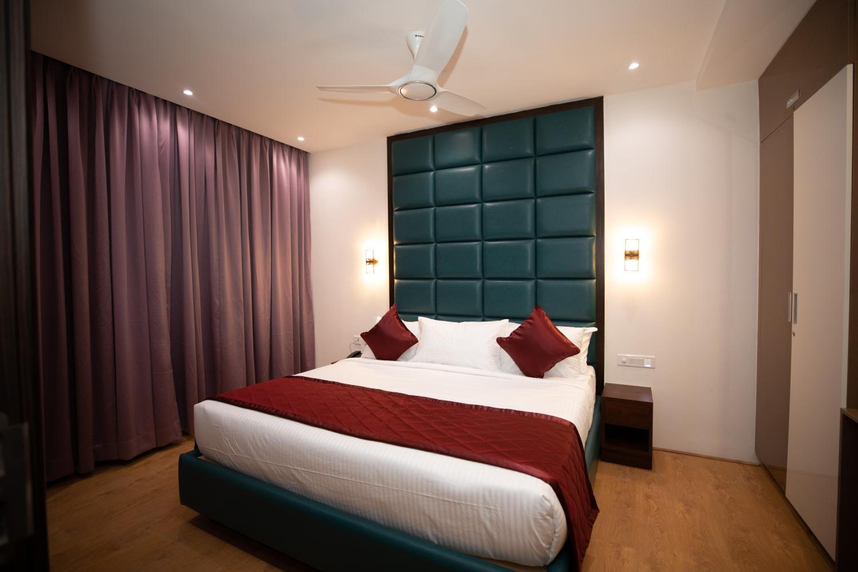 King Suite - Photo 1