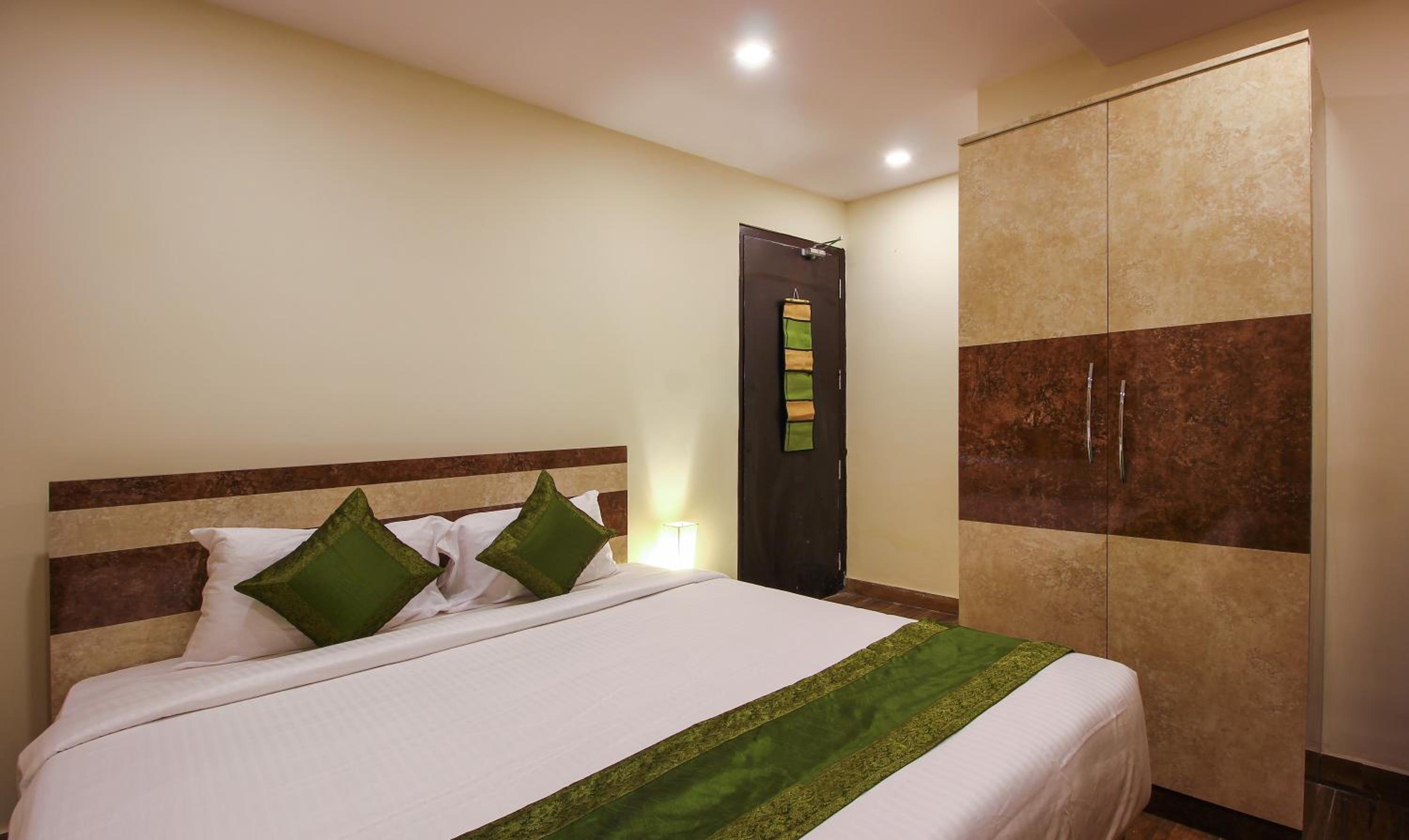 Economy Room - Photo 8