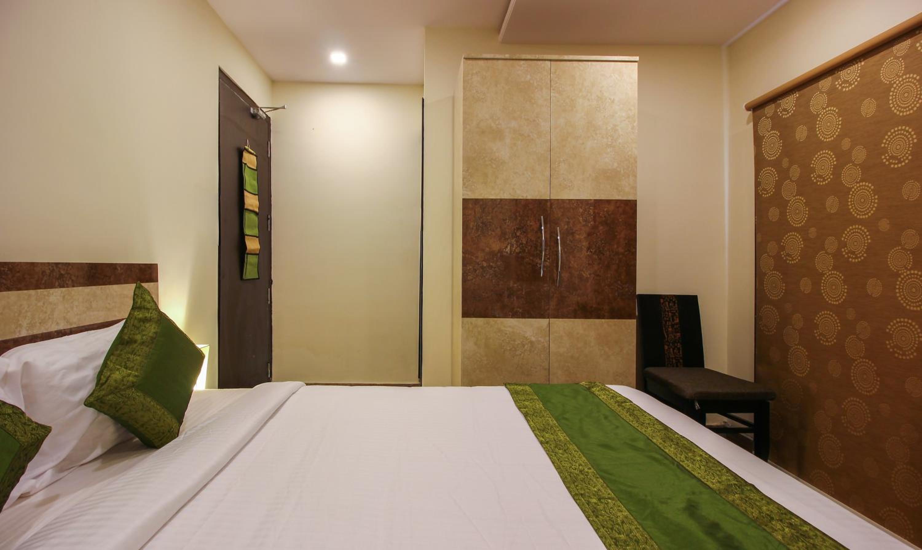 Economy Room - Photo 7