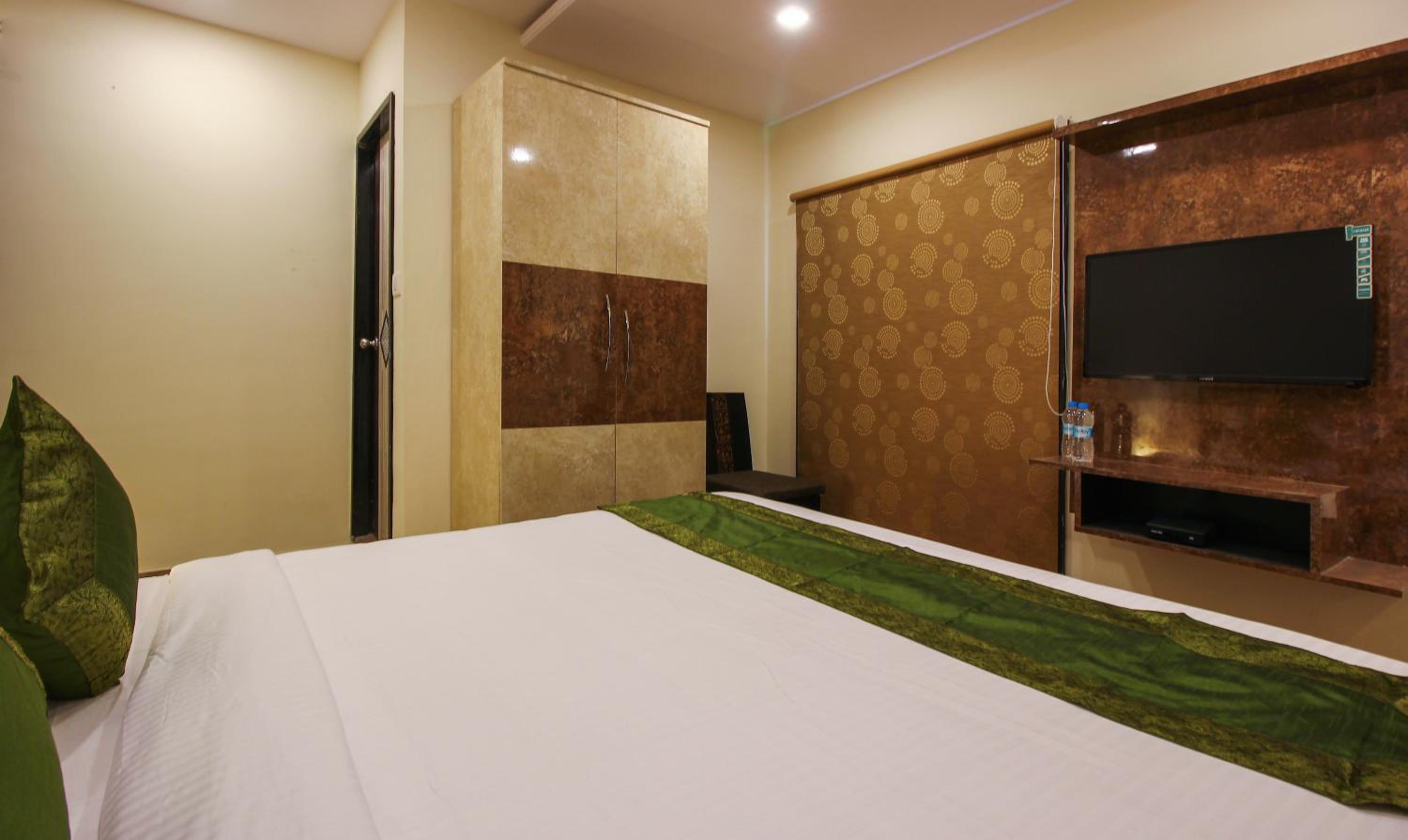 Economy Room - Photo 5