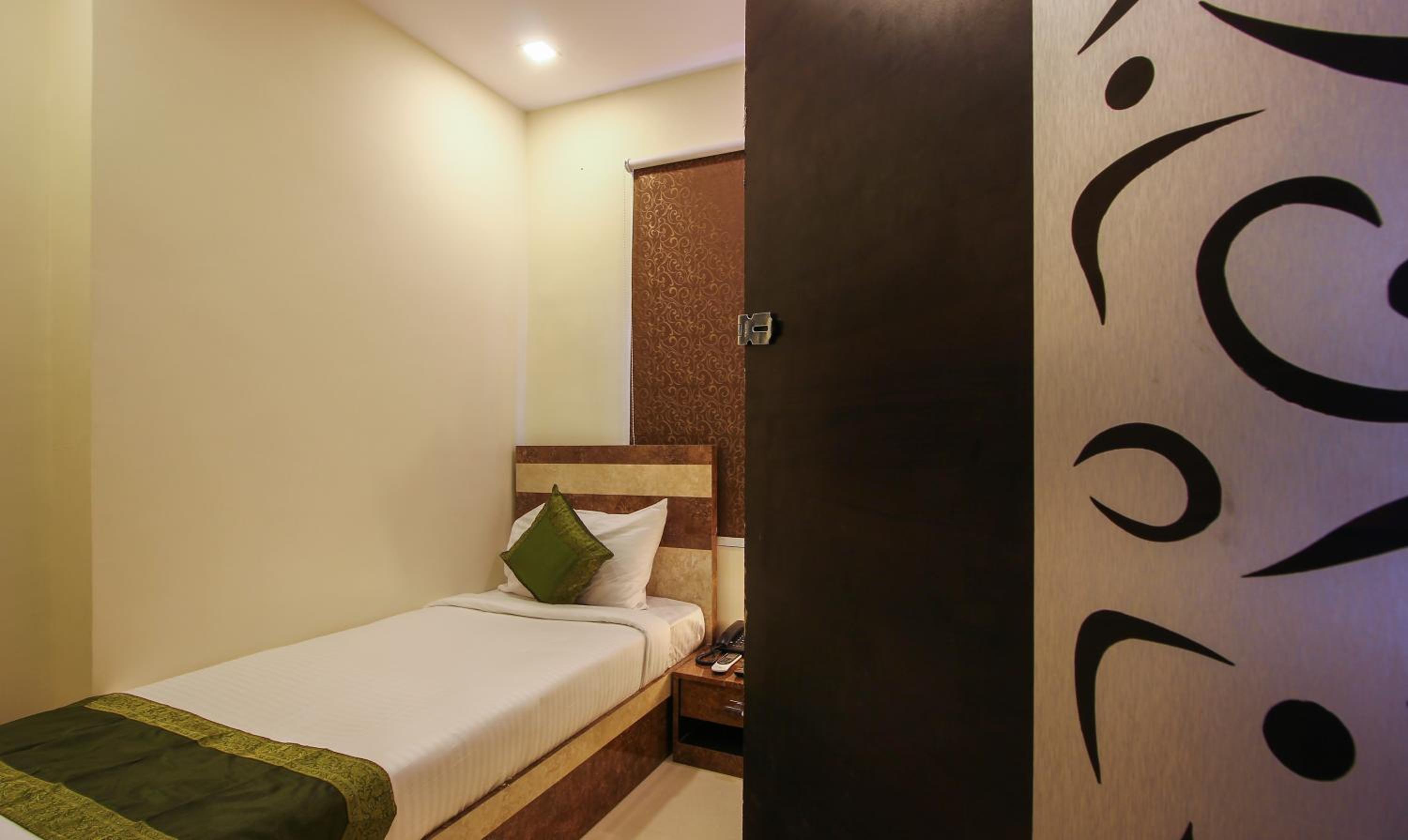 Economy Room - Photo 11