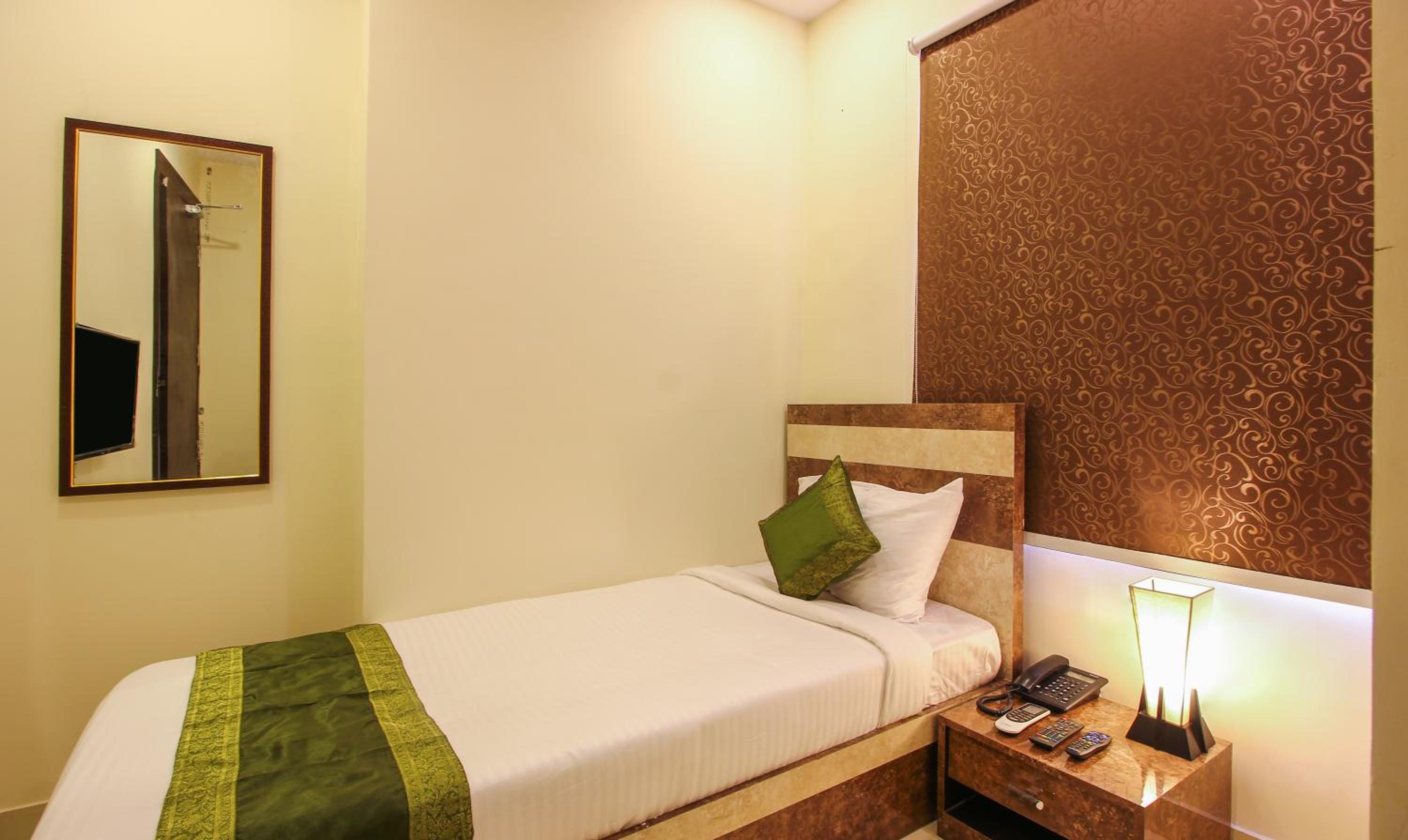 Economy Room - Photo 12
