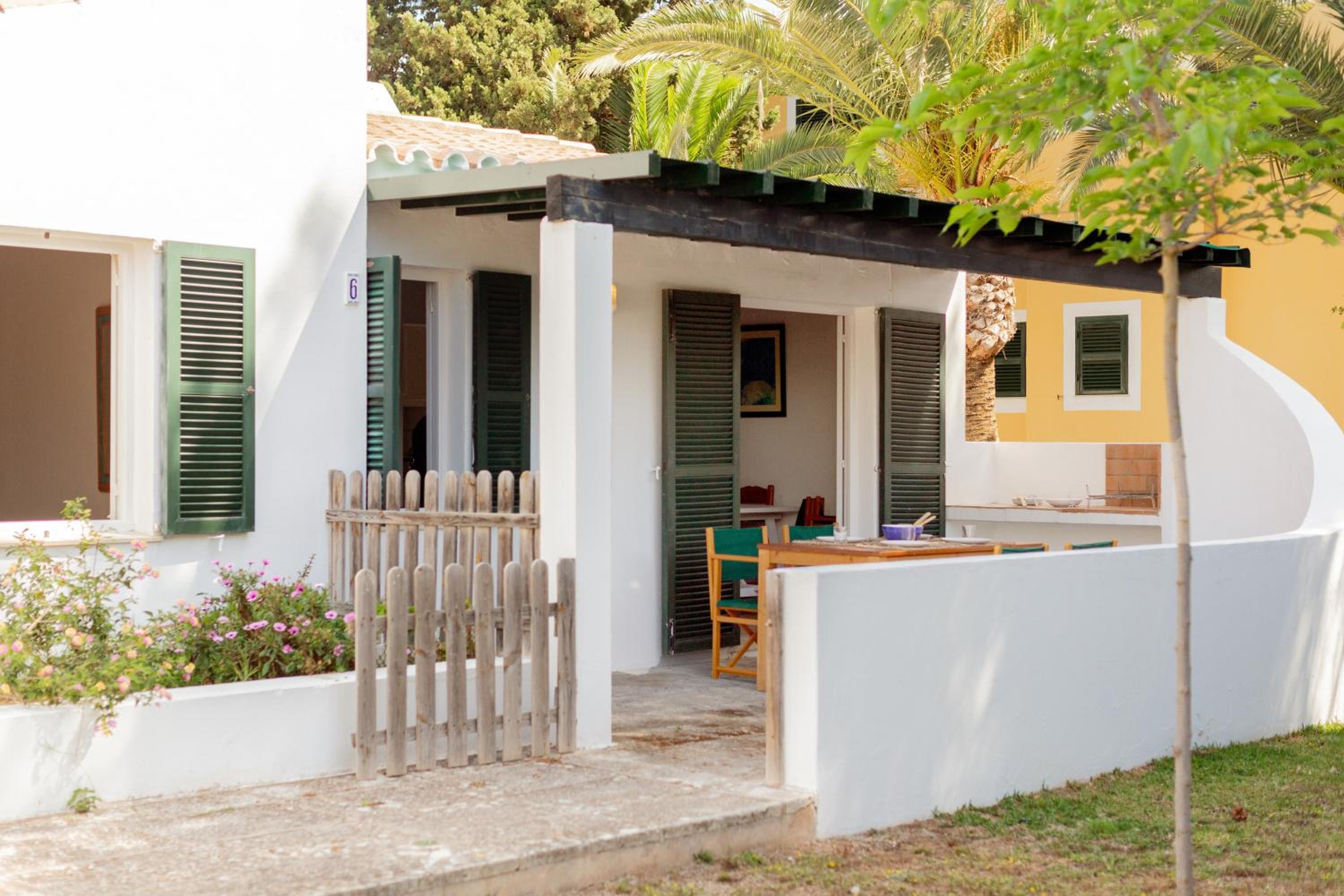Three-Bedroom House - Photo 7