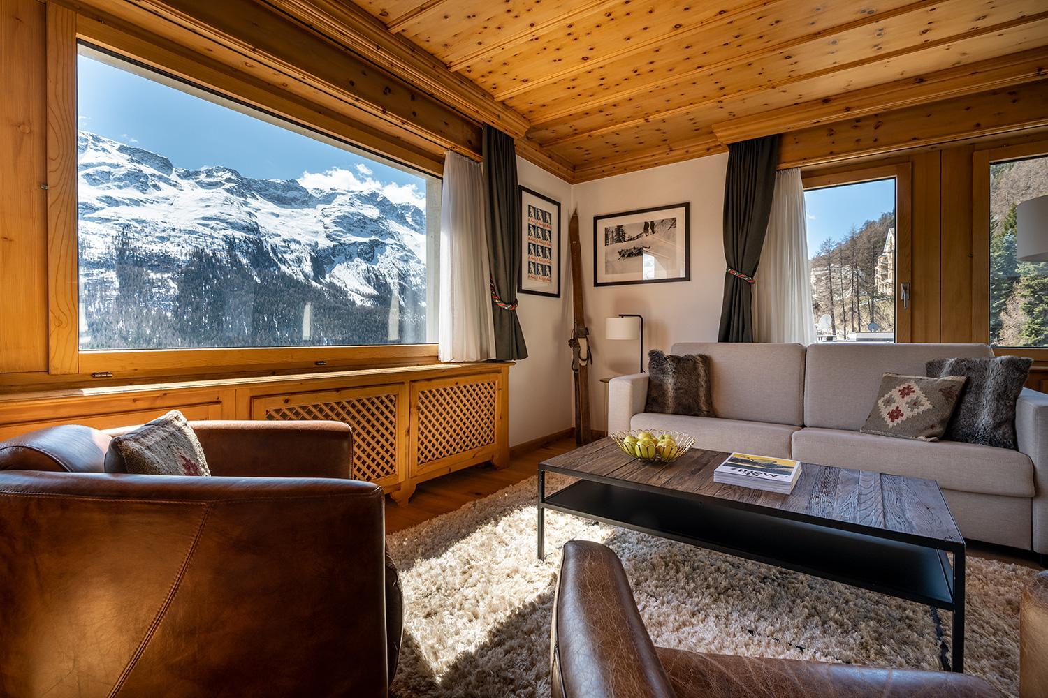 Suite with Mountain View