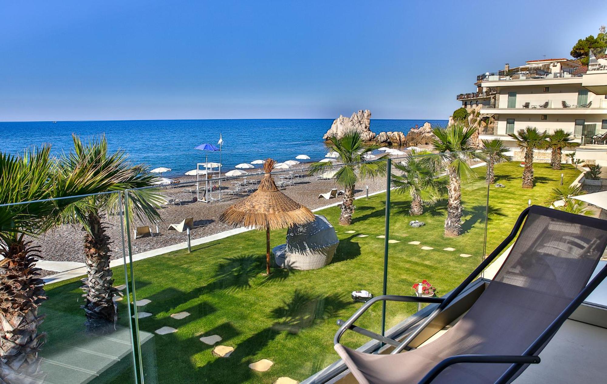 Triple Room with Sea View - Photo 4