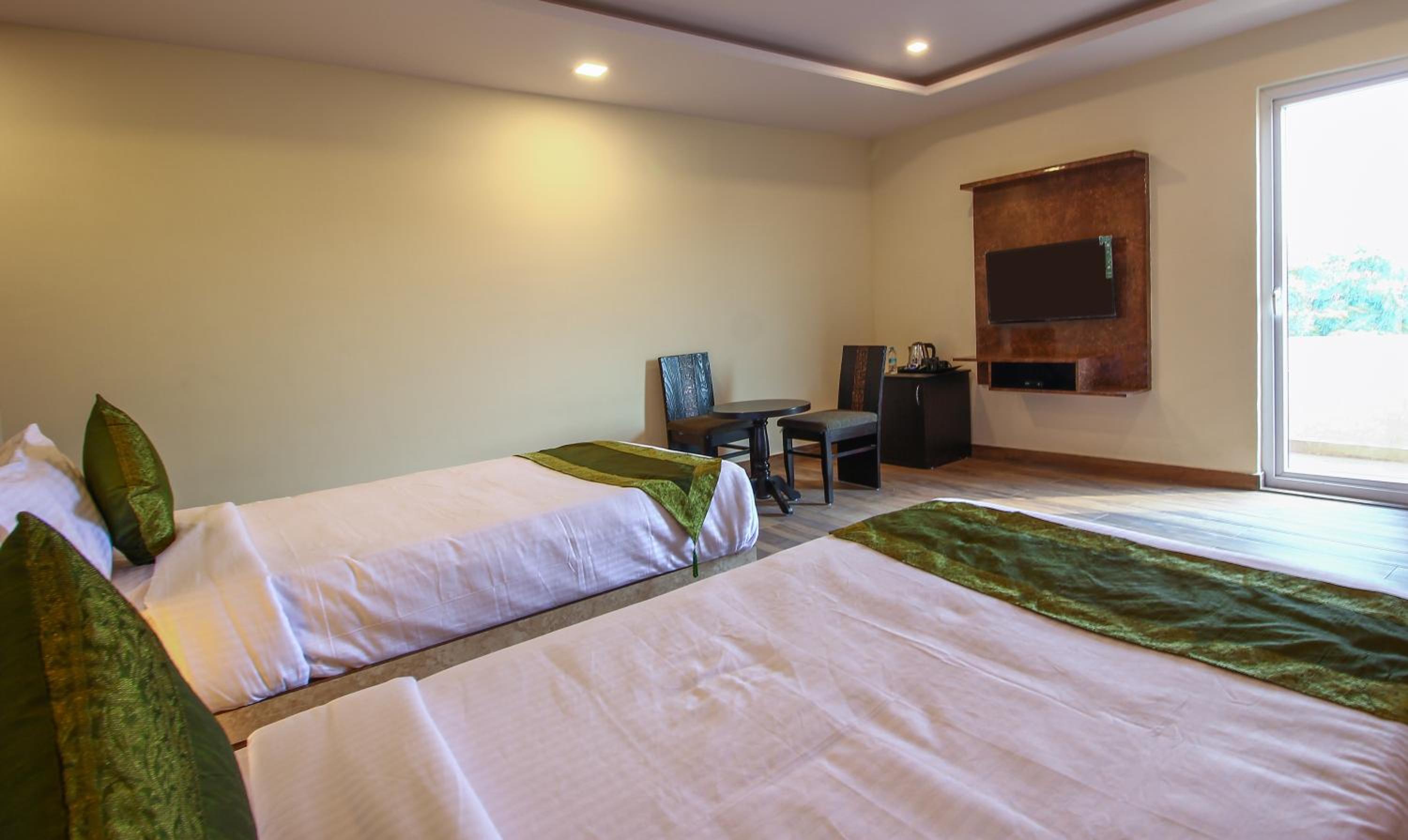Deluxe Room - Photo 15