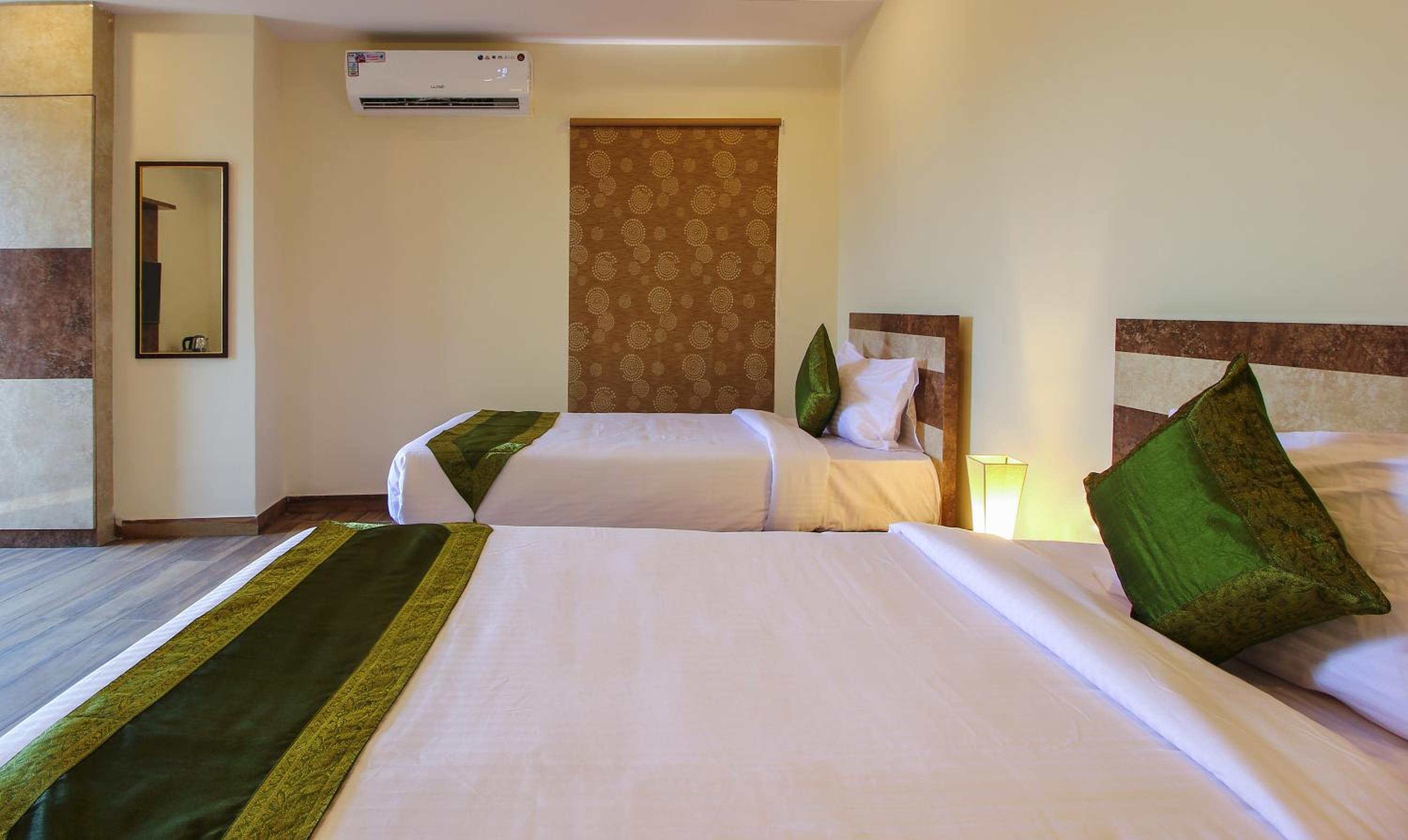 Deluxe Room - Photo 14