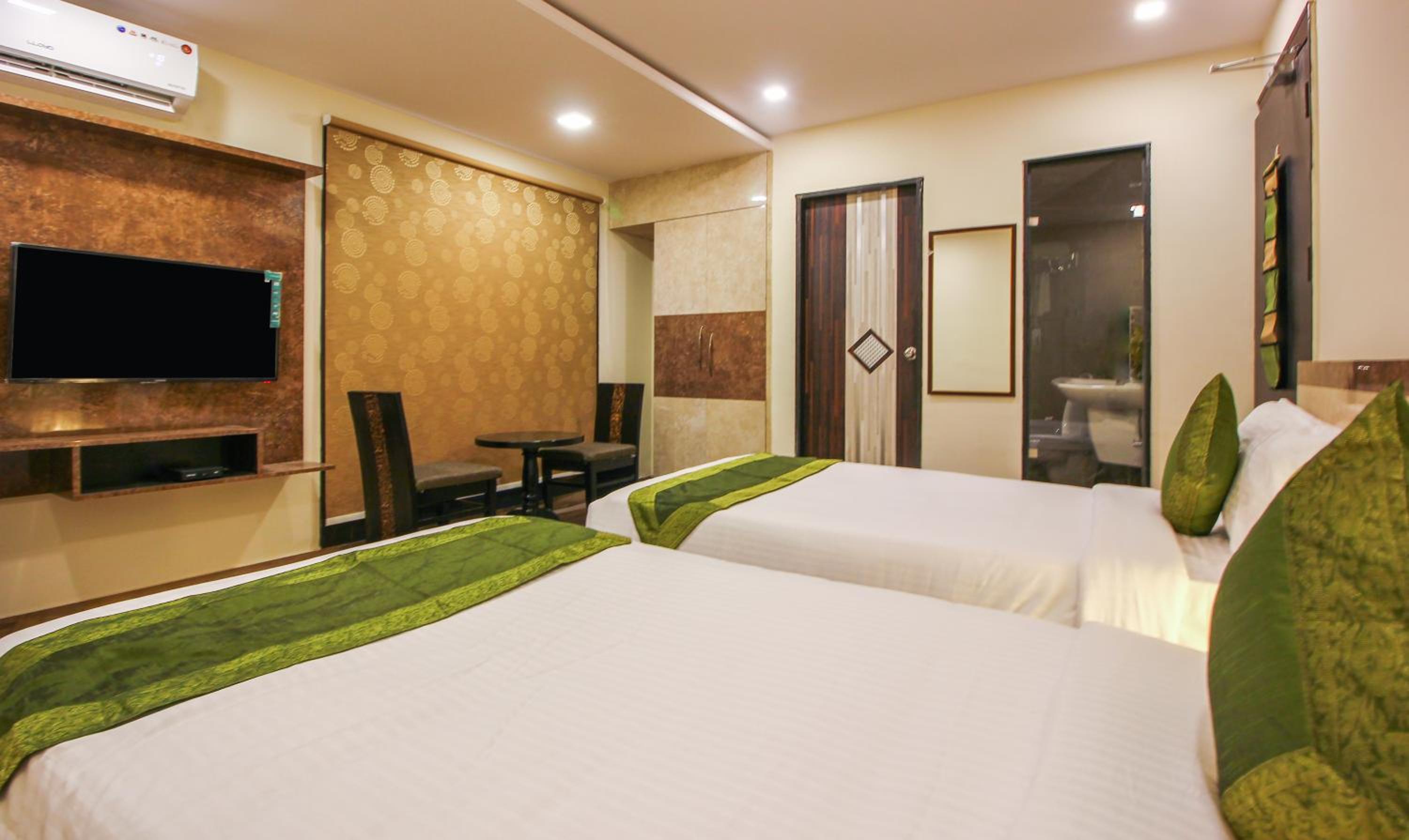 Deluxe Room - Photo 4
