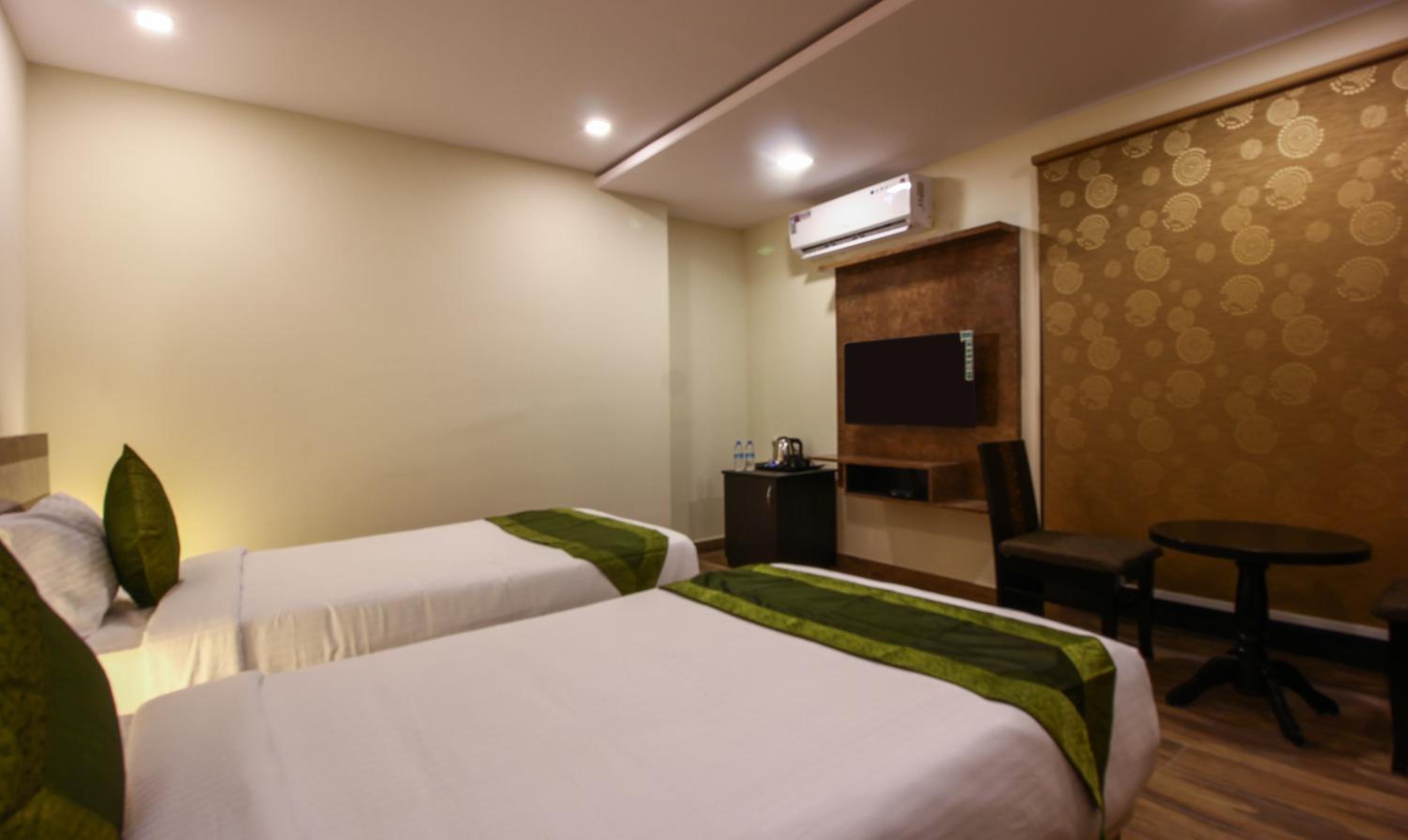 Deluxe Room - Photo 3
