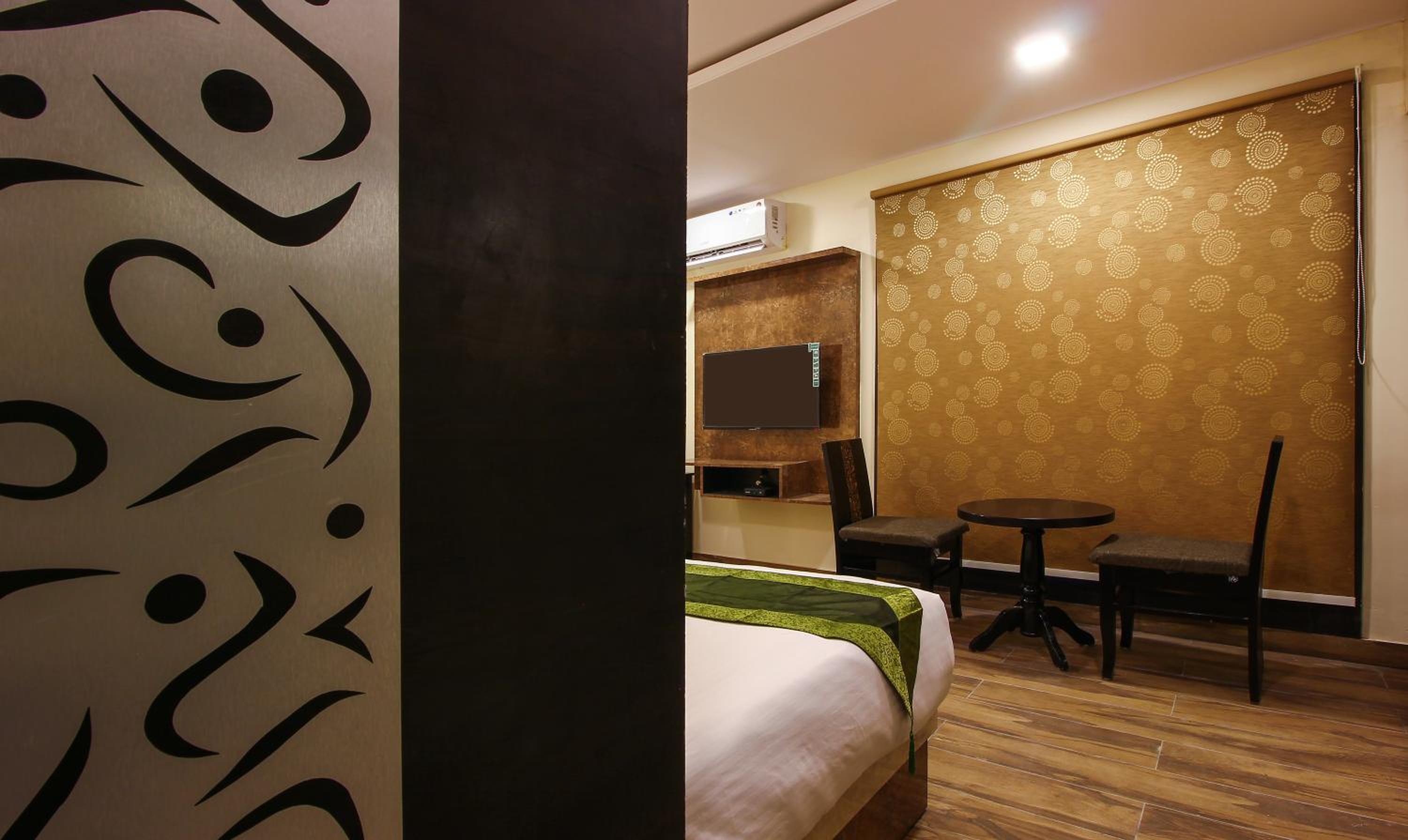 Deluxe Room - Photo 19