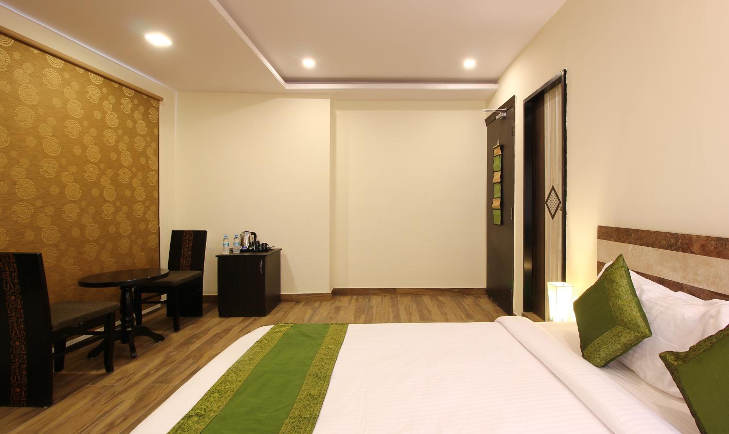 Deluxe Room - Photo 20