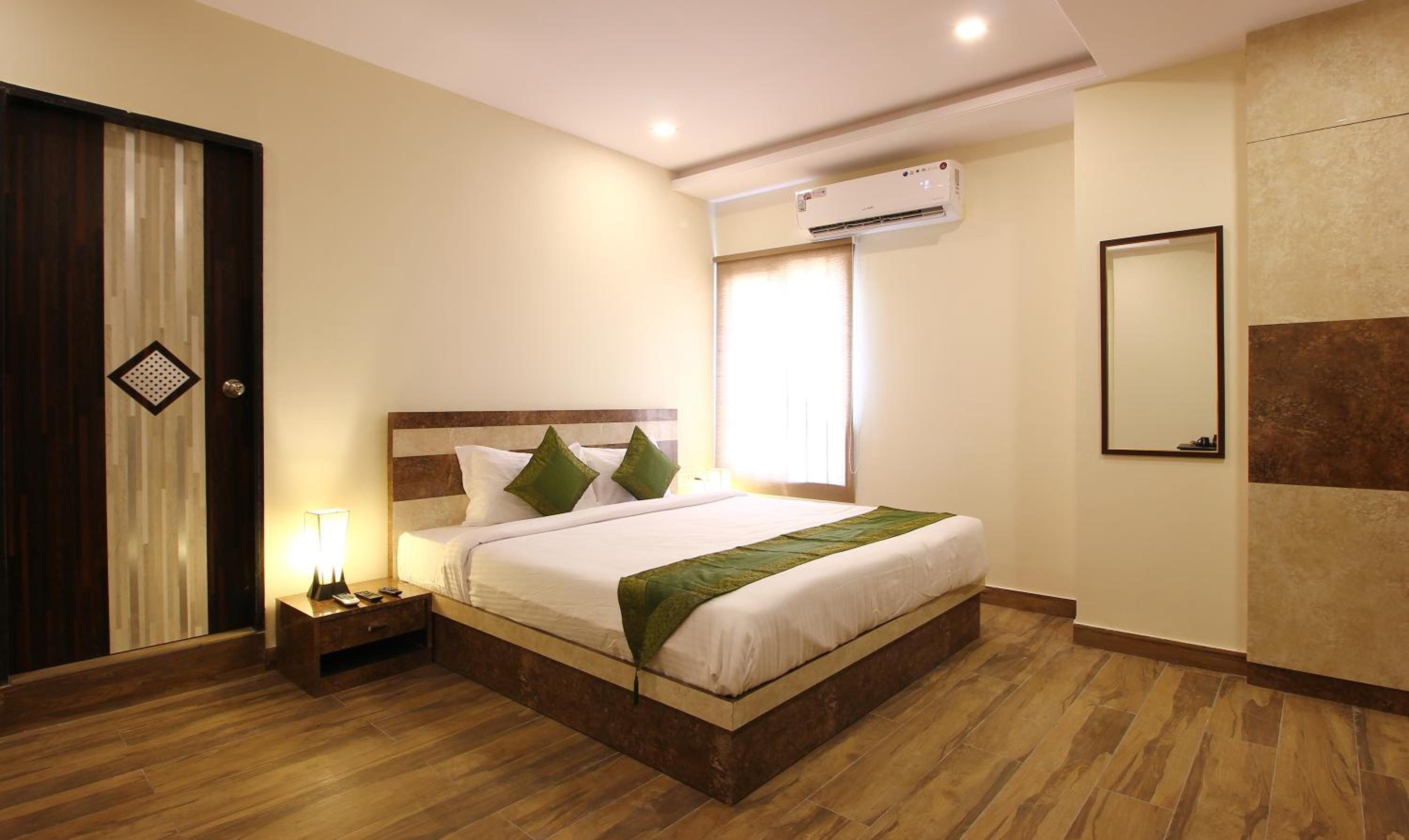 Deluxe Room - Photo 1