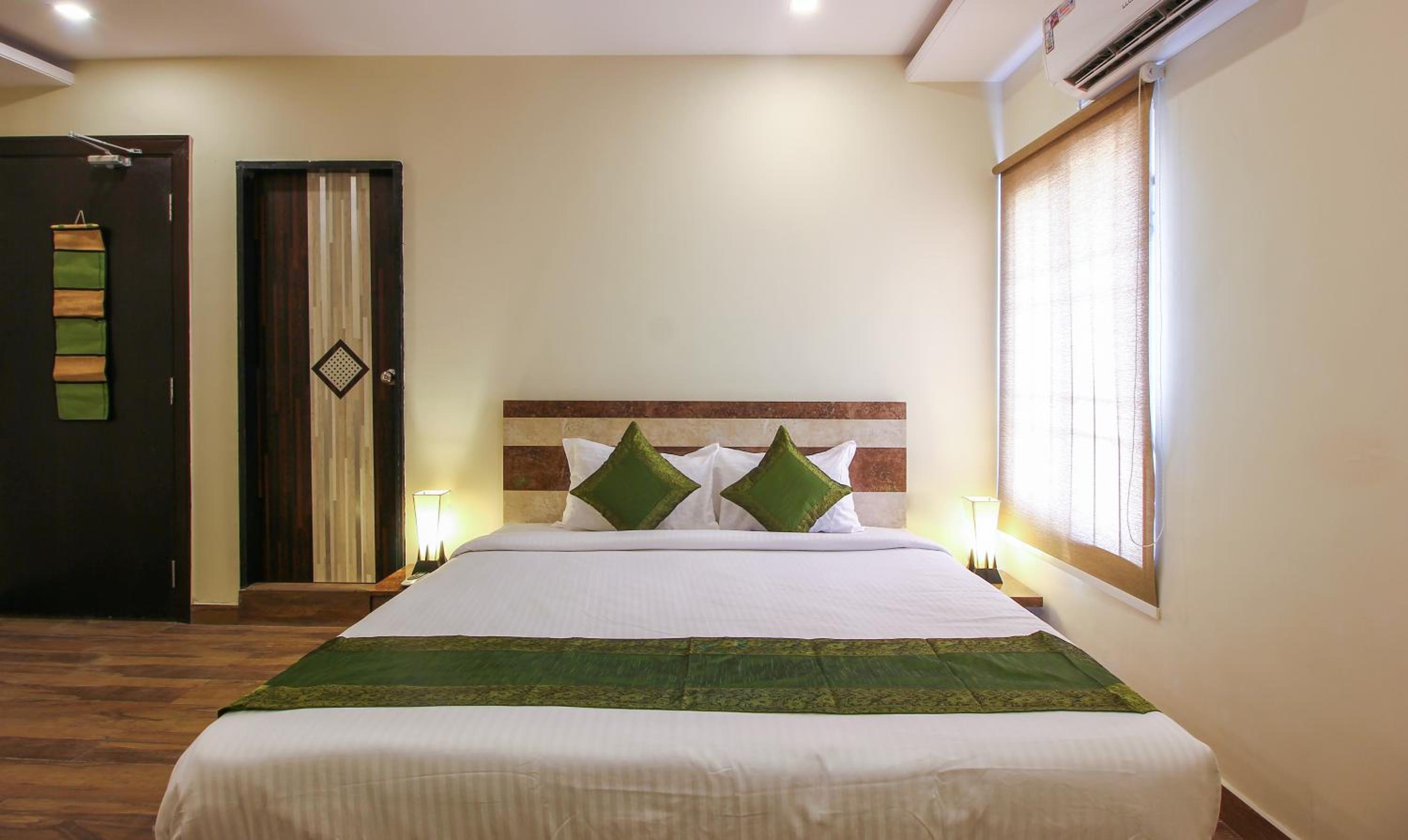 Deluxe Room - Photo 24