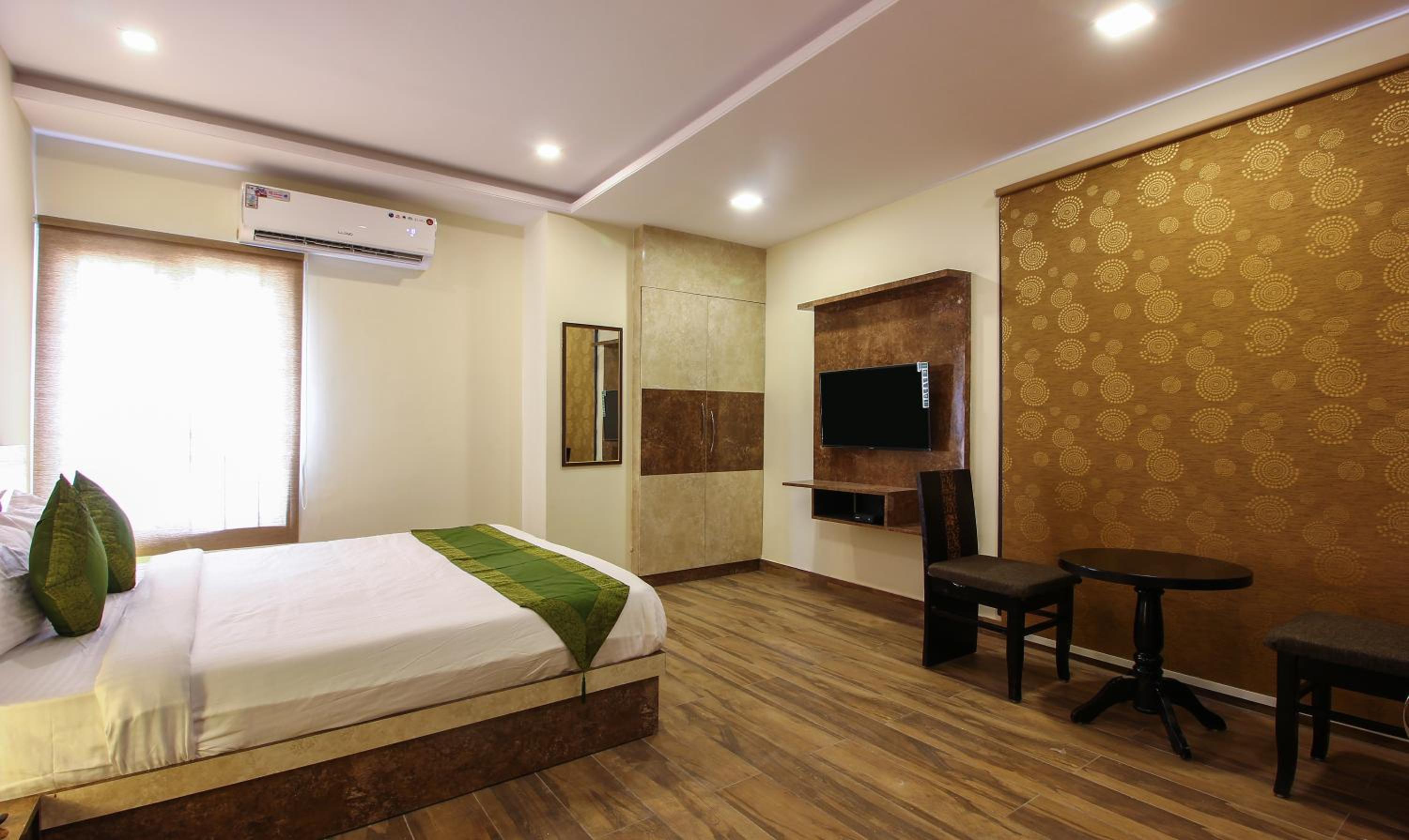 Deluxe Room - Photo 26