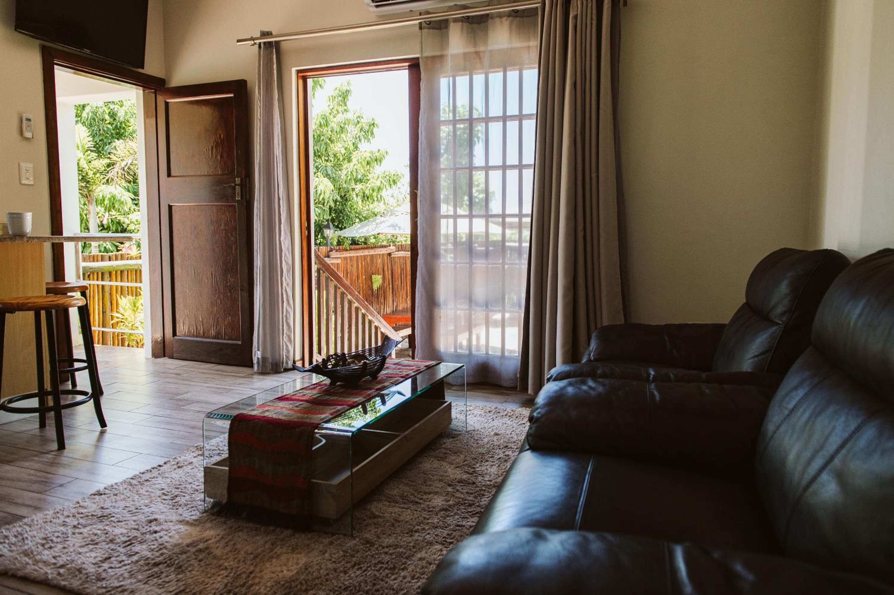 One-Bedroom Apartment with Splash Pool - Photo 3